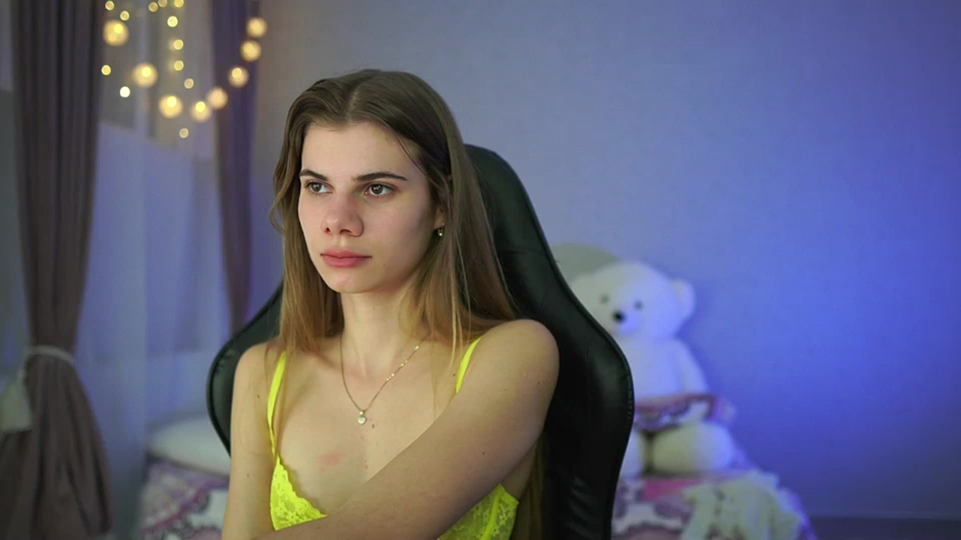 Gallery image thumbnail from RileyReid_18's myfreecams stream on, 03/26/2023, 18:06 image 16 of 20