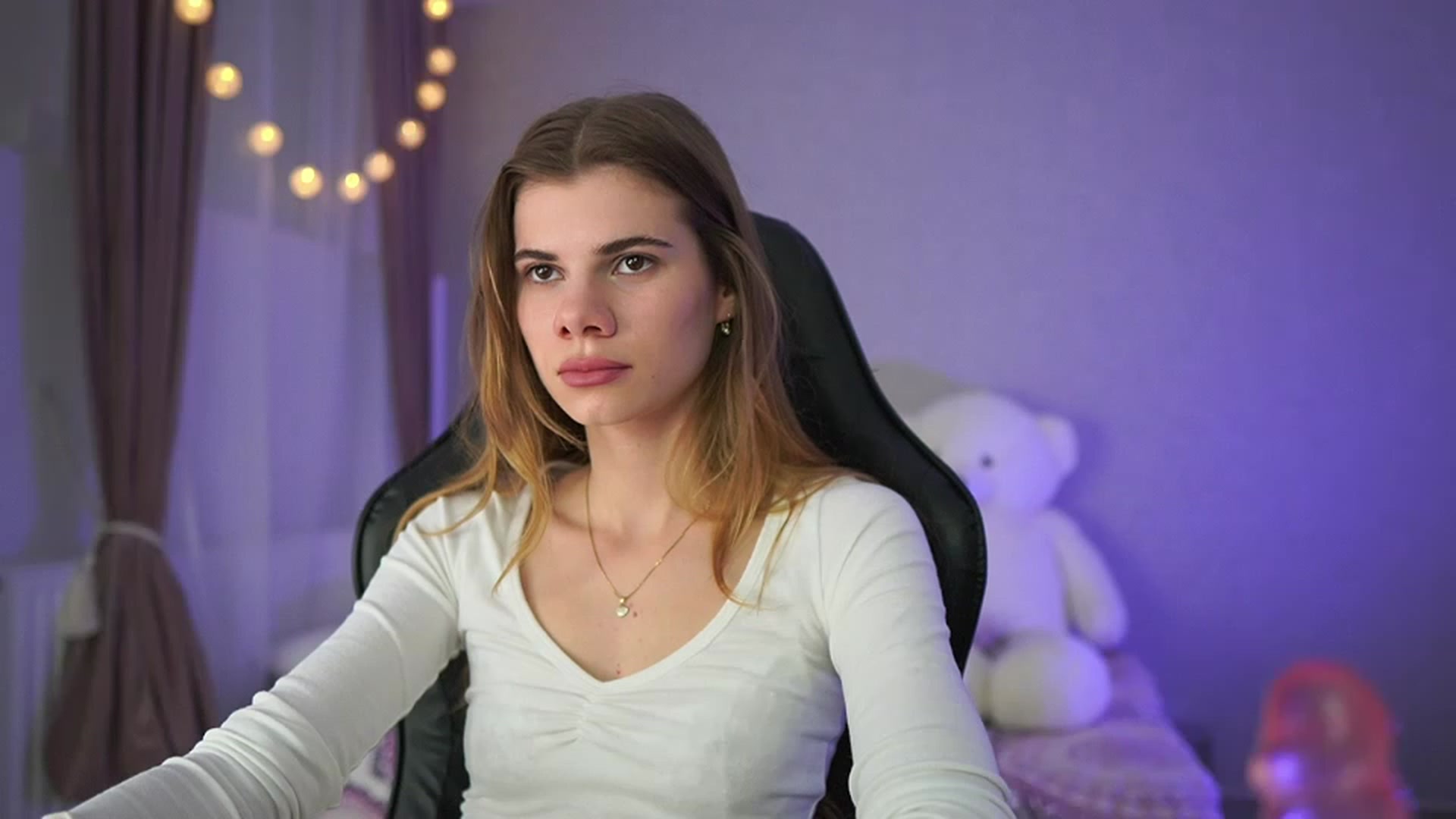 Gallery image thumbnail from RileyReid_18's myfreecams stream on, 03/27/2023, 15:24 image 1 of 20