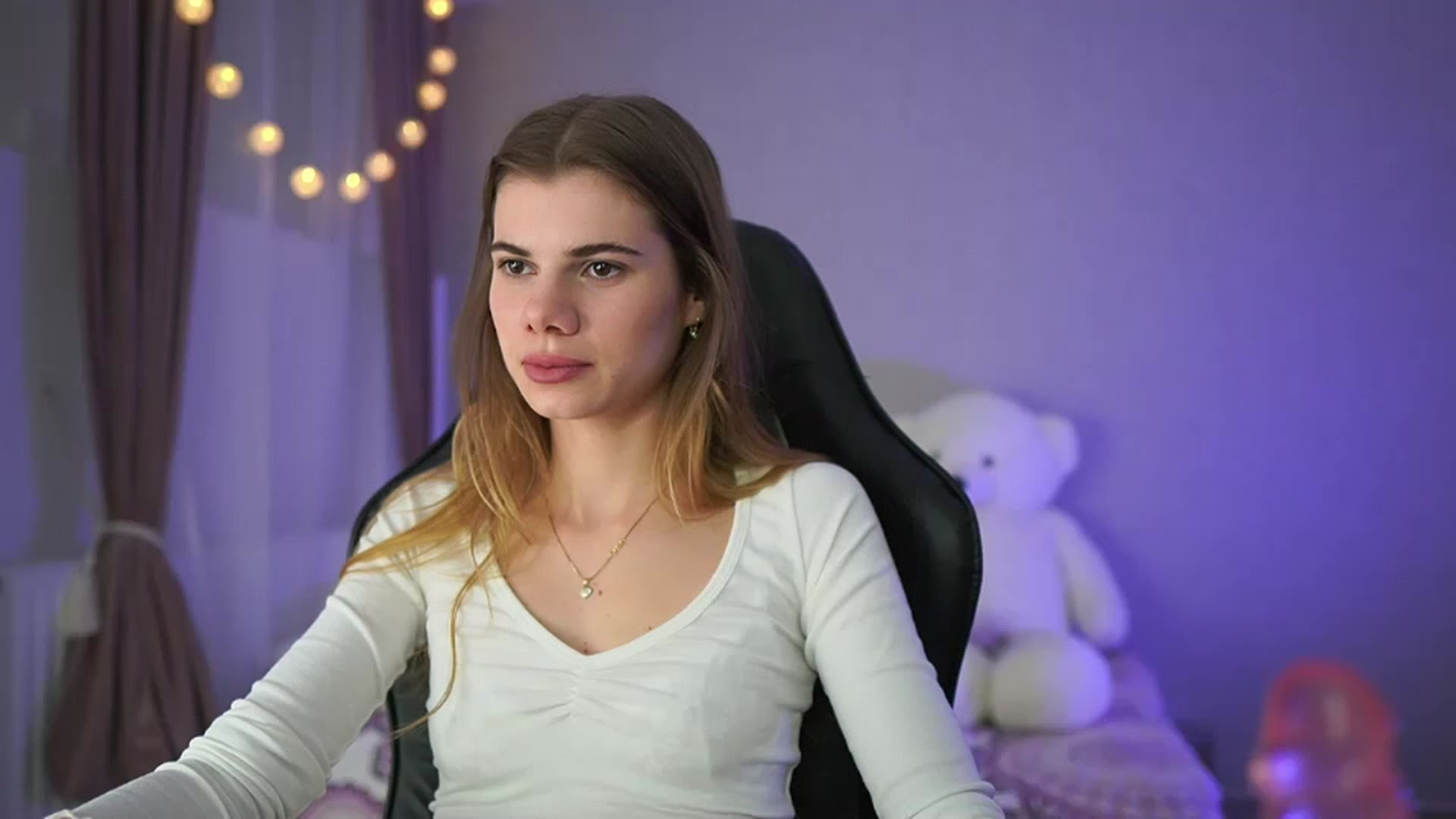 Gallery image thumbnail from RileyReid_18's myfreecams stream on, 03/27/2023, 15:24 image 20 of 20