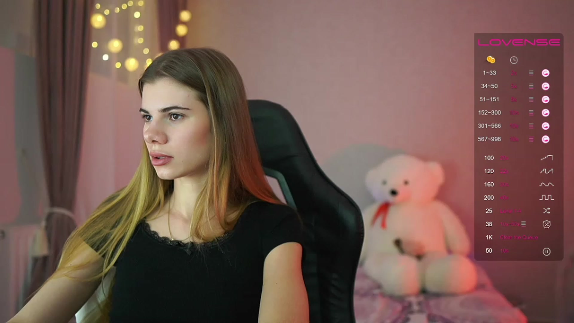 Gallery image thumbnail from RileyReid_18's myfreecams stream on, 03/28/2023, 15:28 image 18 of 20