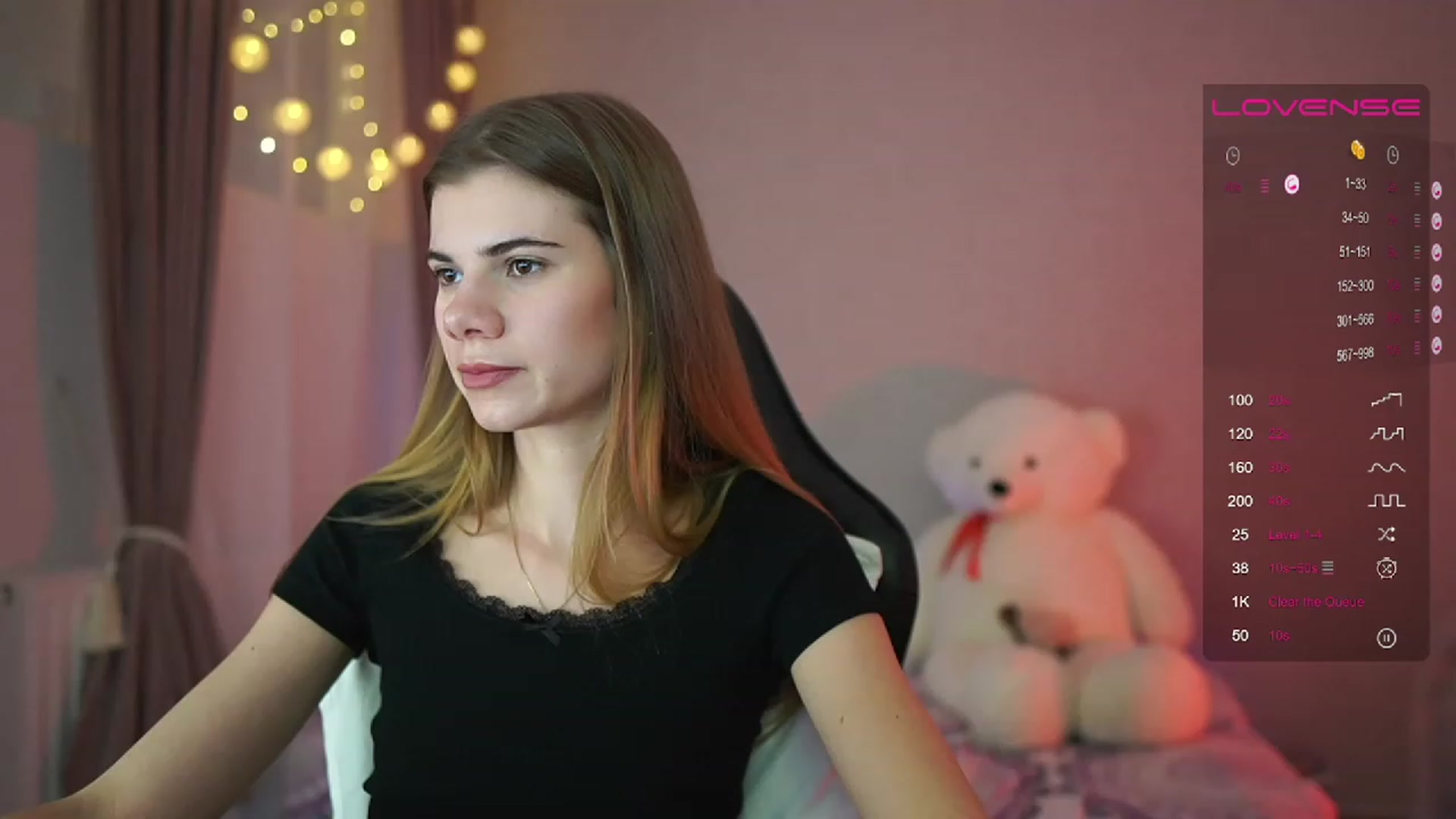 Gallery image thumbnail from RileyReid_18's myfreecams stream on, 03/28/2023, 15:28 image 17 of 20