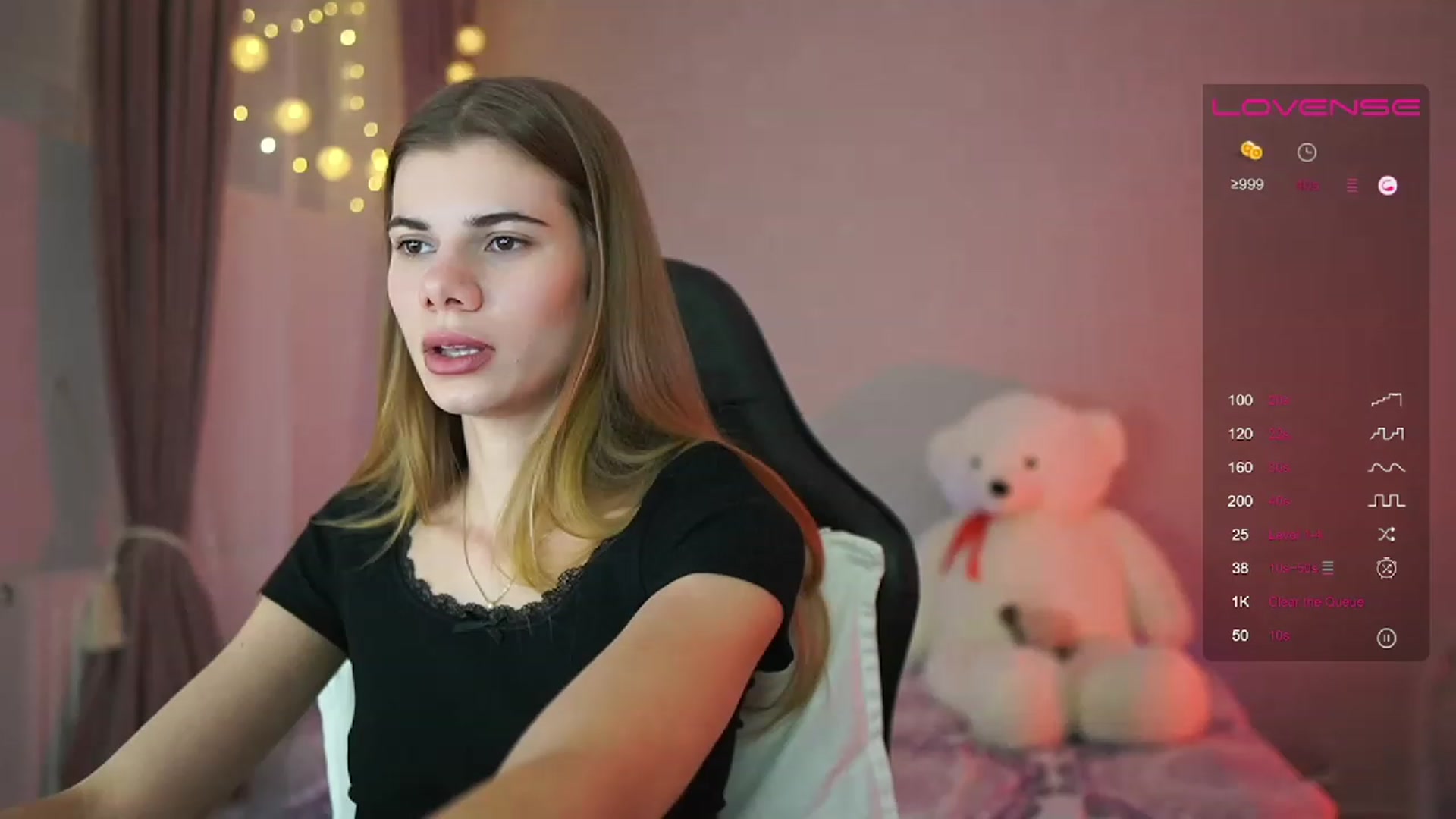 Gallery image thumbnail from RileyReid_18's myfreecams stream on, 03/28/2023, 15:28 image 15 of 20