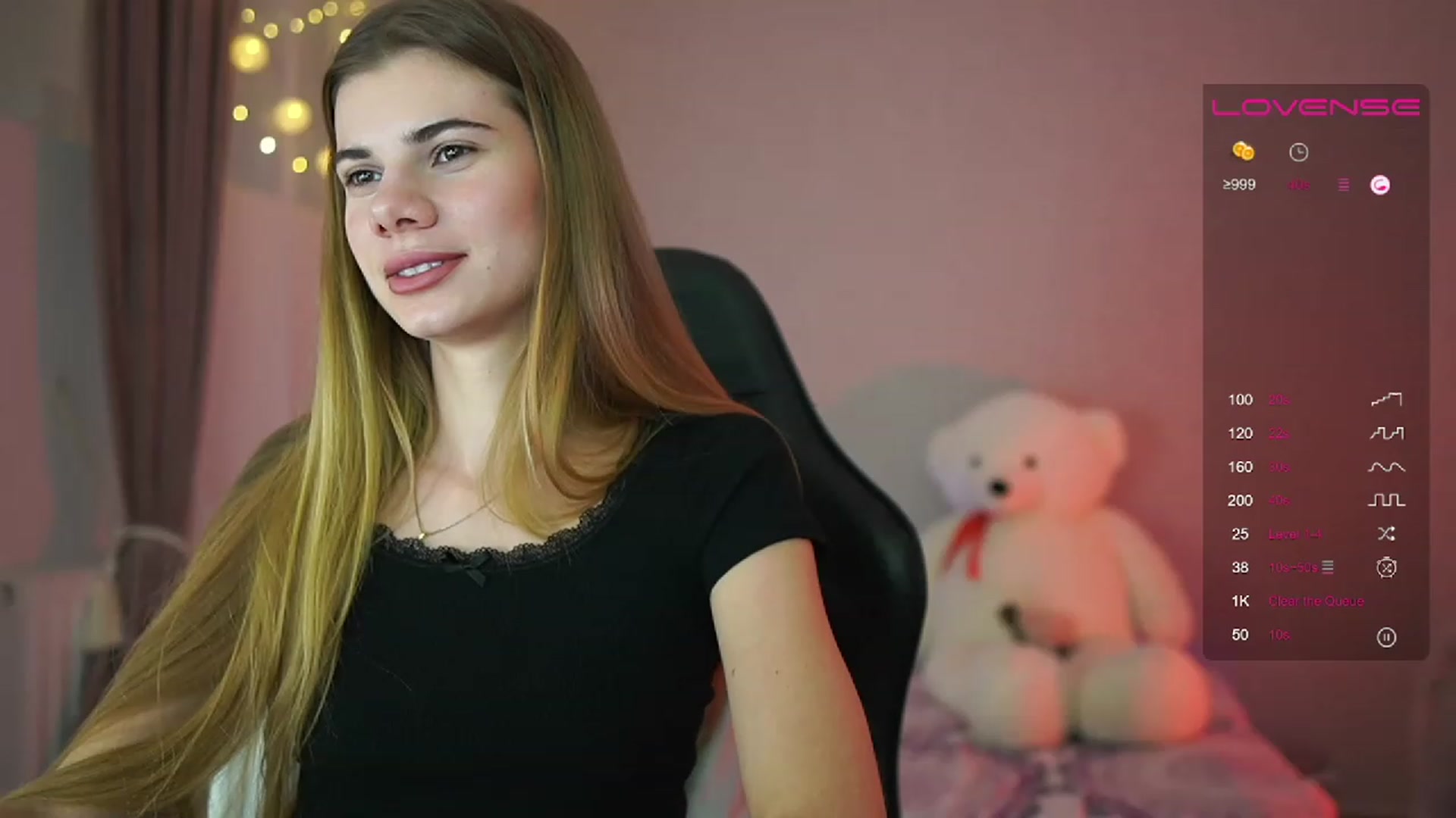 Gallery image thumbnail from RileyReid_18's myfreecams stream on, 03/28/2023, 15:28 image 20 of 20