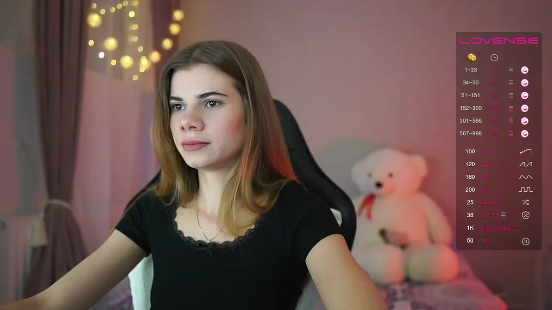 Gallery image thumbnail from RileyReid_18's myfreecams stream on, 03/28/2023, 15:28 image 14 of 20