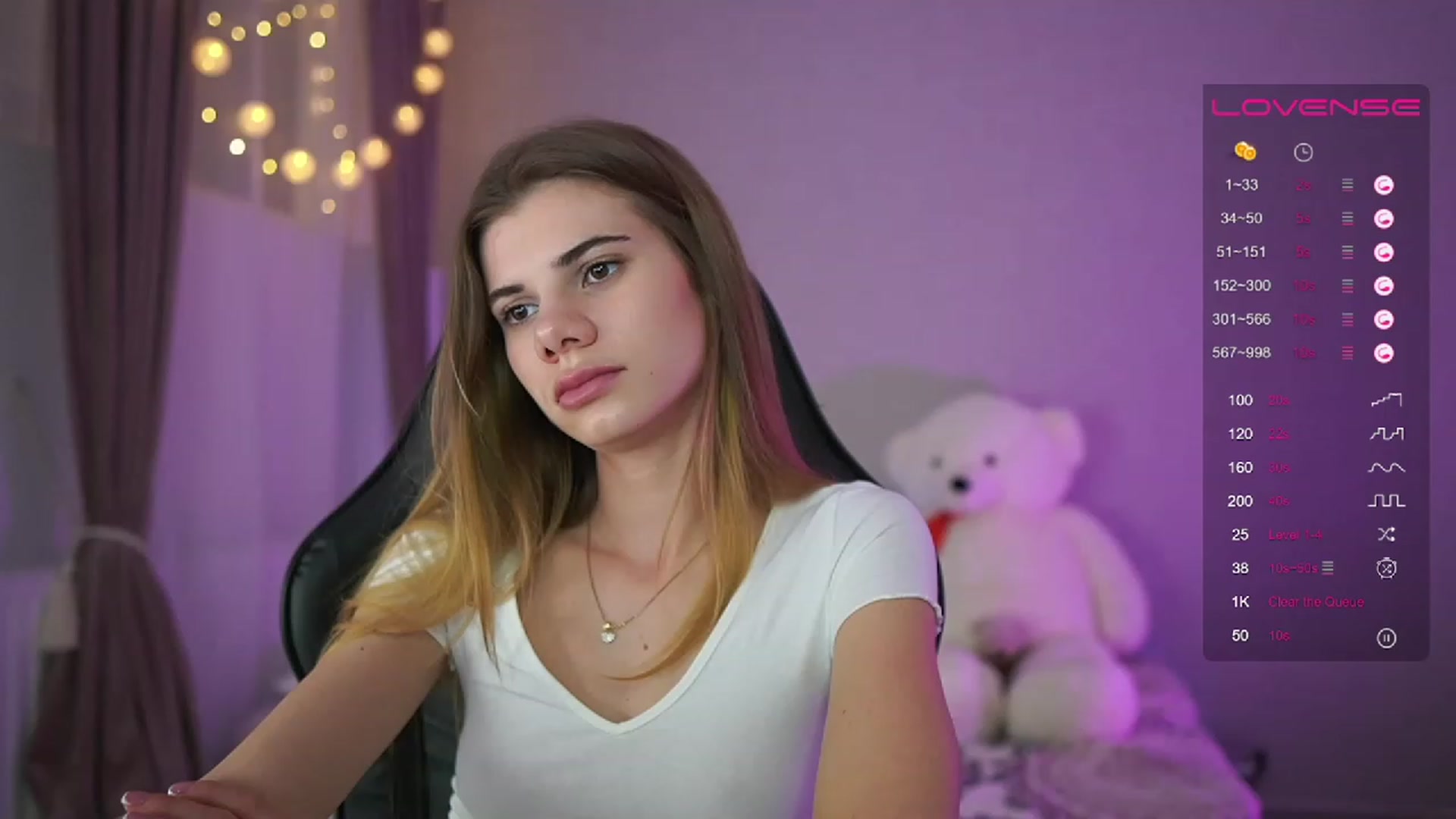 Gallery image thumbnail from RileyReid_18's myfreecams stream on, 03/31/2023, 20:56 image 4 of 20