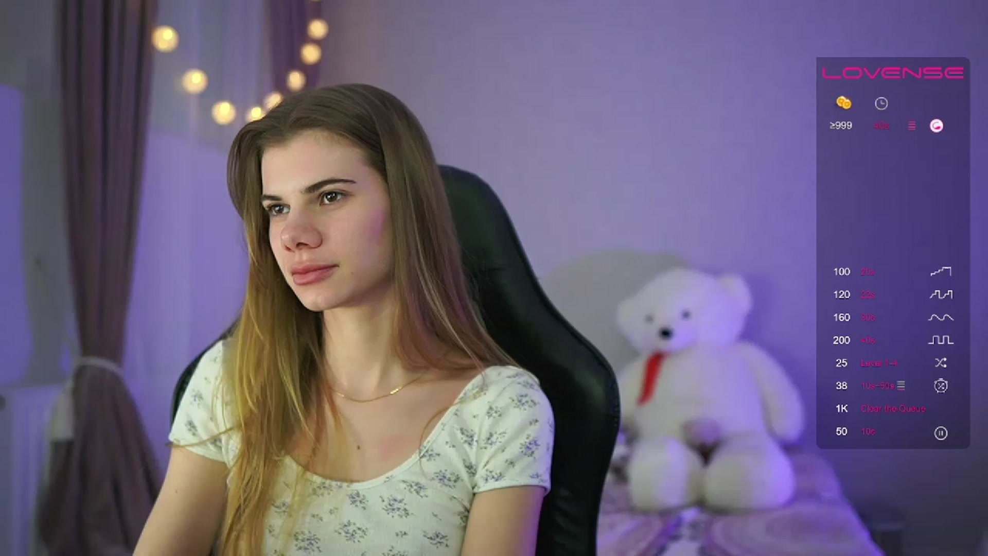 Gallery image thumbnail from RileyReid_18's myfreecams stream on, 04/02/2023, 16:09 image 2 of 20