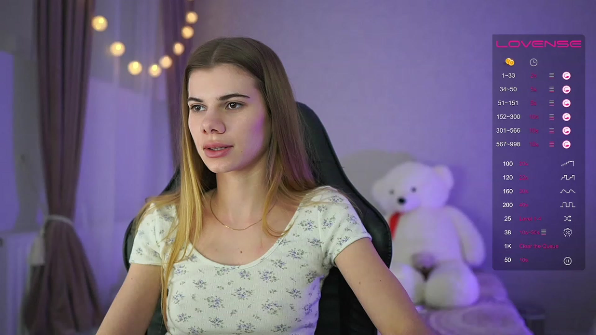Gallery image thumbnail from RileyReid_18's myfreecams stream on, 04/02/2023, 16:09 image 17 of 20