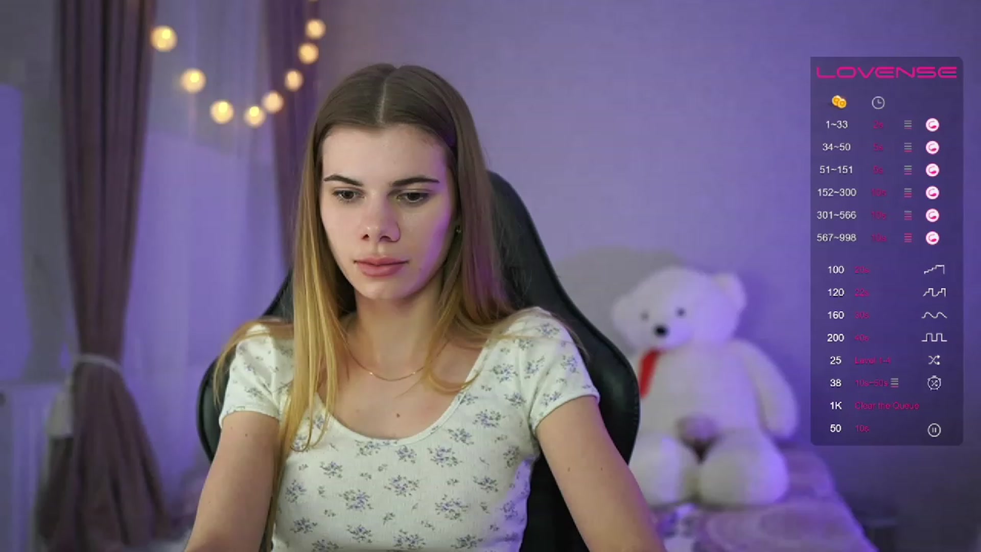 Gallery image thumbnail from RileyReid_18's myfreecams stream on, 04/02/2023, 16:09 image 20 of 20