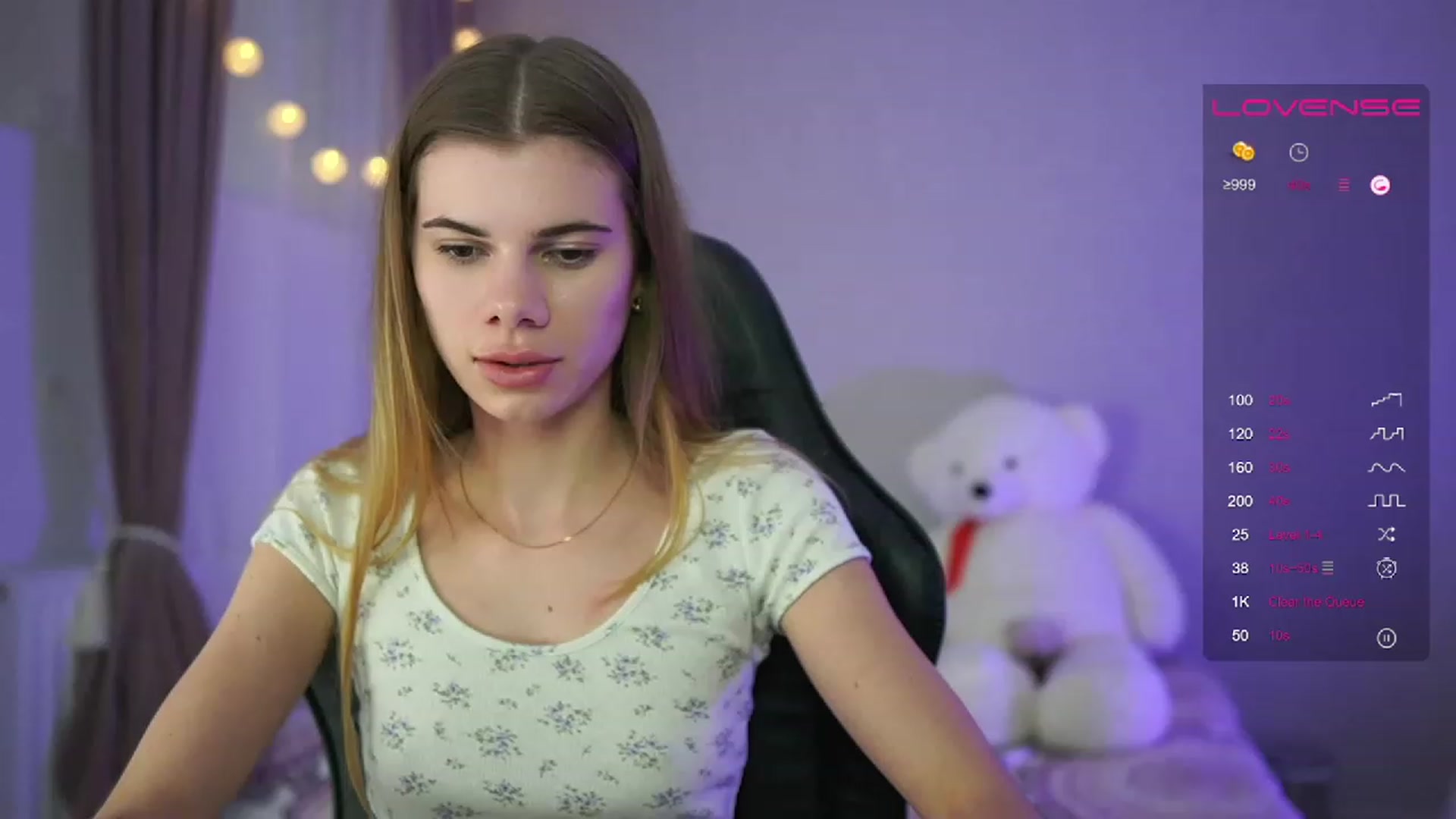 Gallery image thumbnail from RileyReid_18's myfreecams stream on, 04/02/2023, 16:09 image 12 of 20