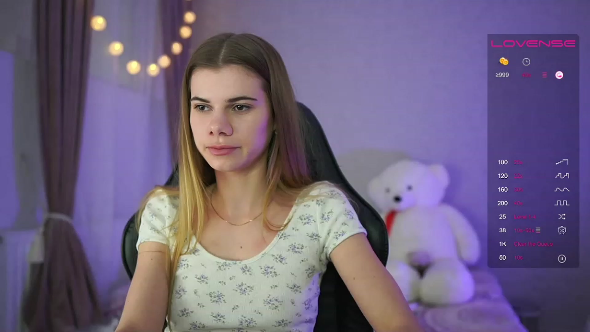Gallery image thumbnail from RileyReid_18's myfreecams stream on, 04/02/2023, 16:09 image 15 of 20