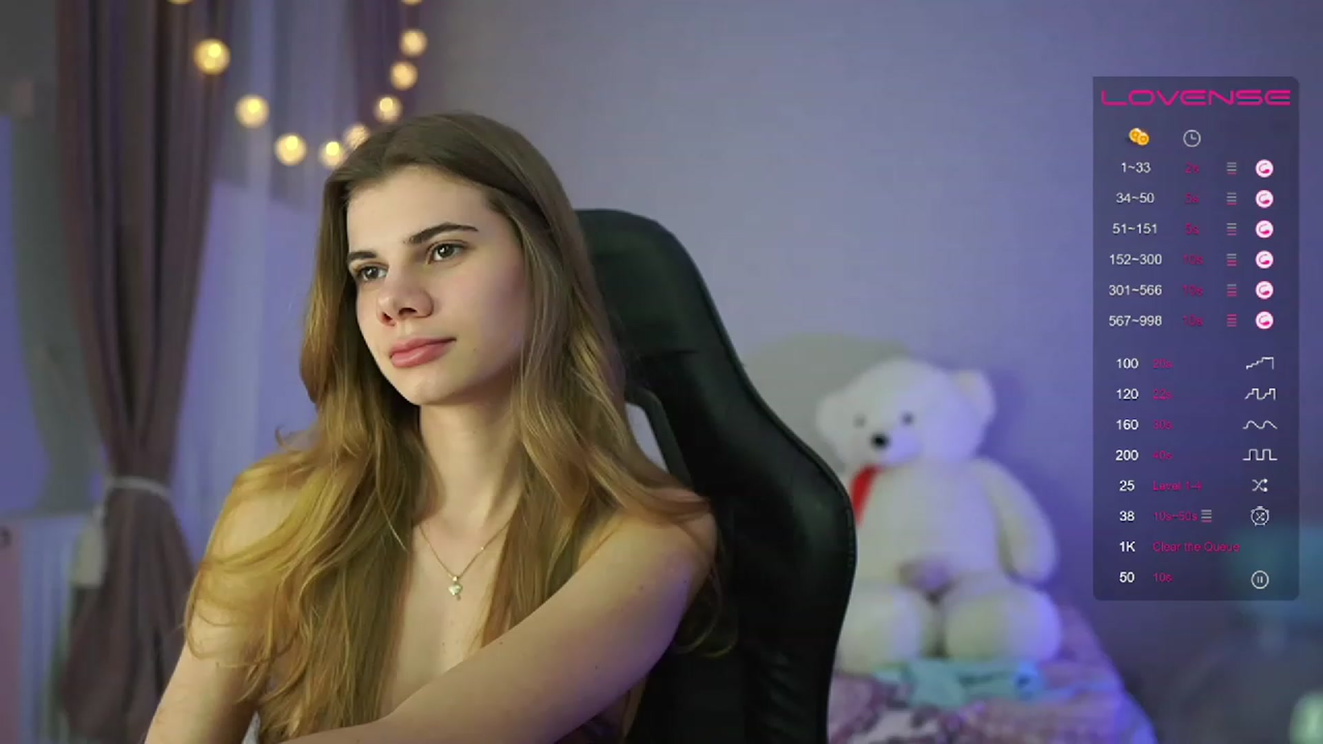 Gallery image thumbnail from RileyReid_18's myfreecams stream on, 04/03/2023, 15:45 image 20 of 20