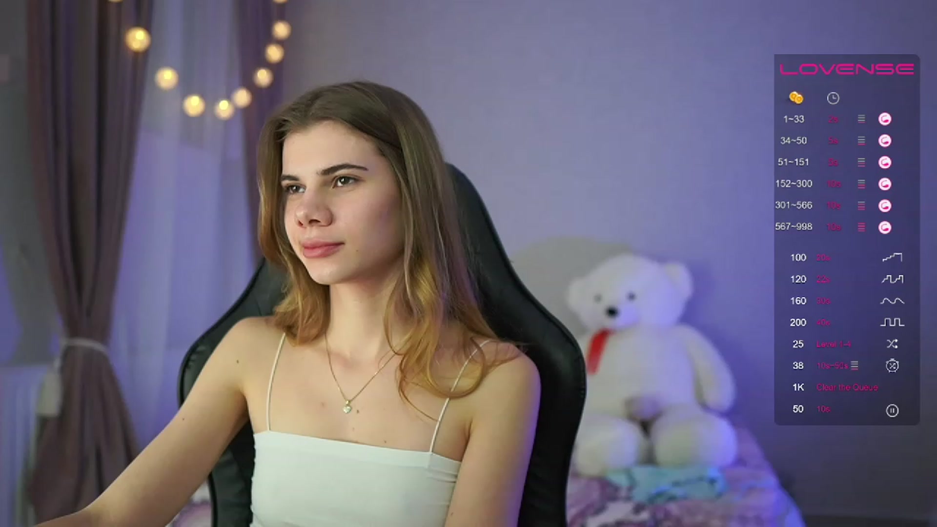 Gallery image thumbnail from RileyReid_18's myfreecams stream on, 04/03/2023, 15:45 image 7 of 20