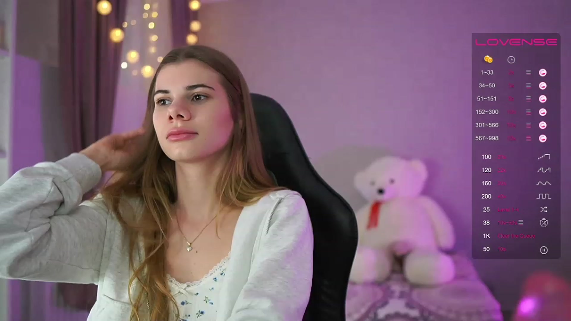 Gallery image thumbnail from RileyReid_18's myfreecams stream on, 04/05/2023, 13:58 image 9 of 20