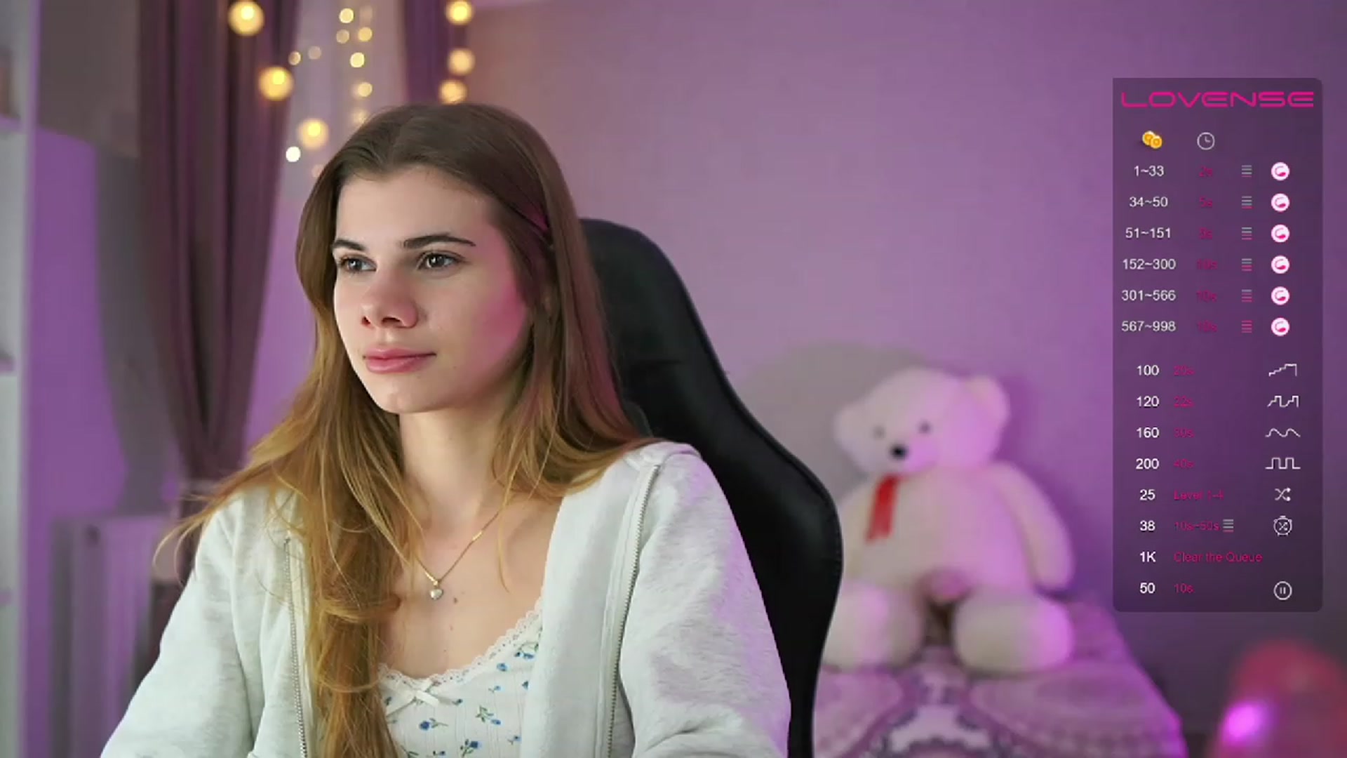 Gallery image thumbnail from RileyReid_18's myfreecams stream on, 04/05/2023, 13:58 image 10 of 20