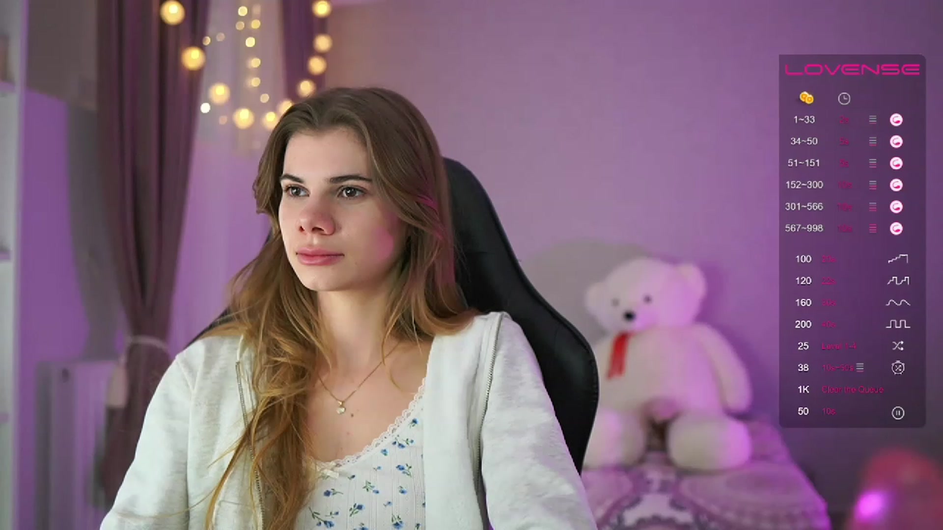 Gallery image thumbnail from RileyReid_18's myfreecams stream on, 04/05/2023, 13:58 image 4 of 20