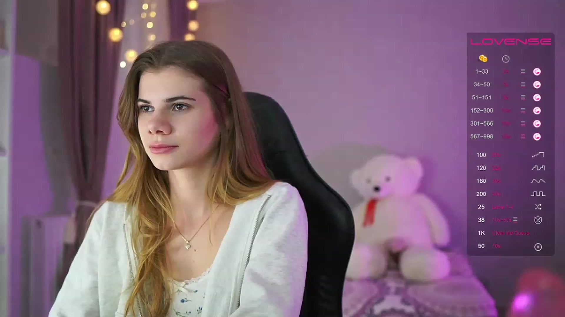 Gallery image thumbnail from RileyReid_18's myfreecams stream on, 04/05/2023, 13:58 image 8 of 20