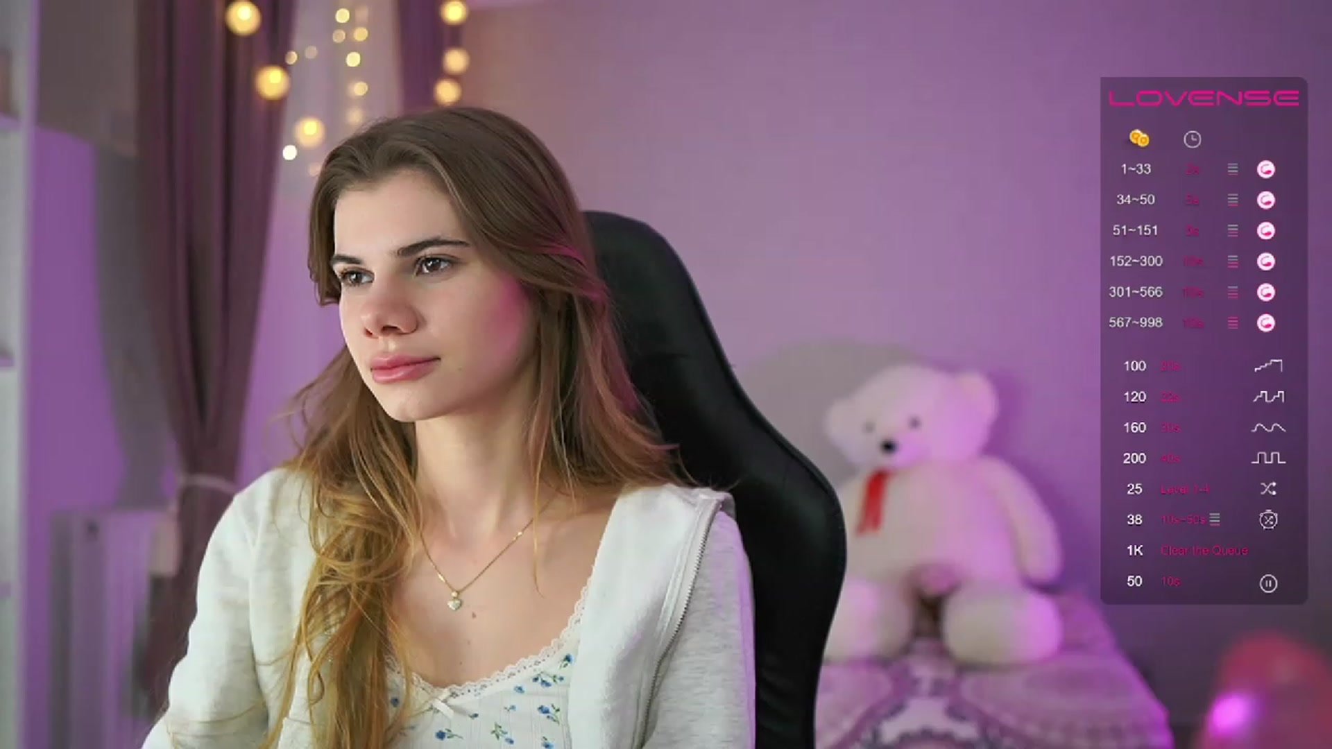 Gallery image thumbnail from RileyReid_18's myfreecams stream on, 04/05/2023, 13:58 image 3 of 20