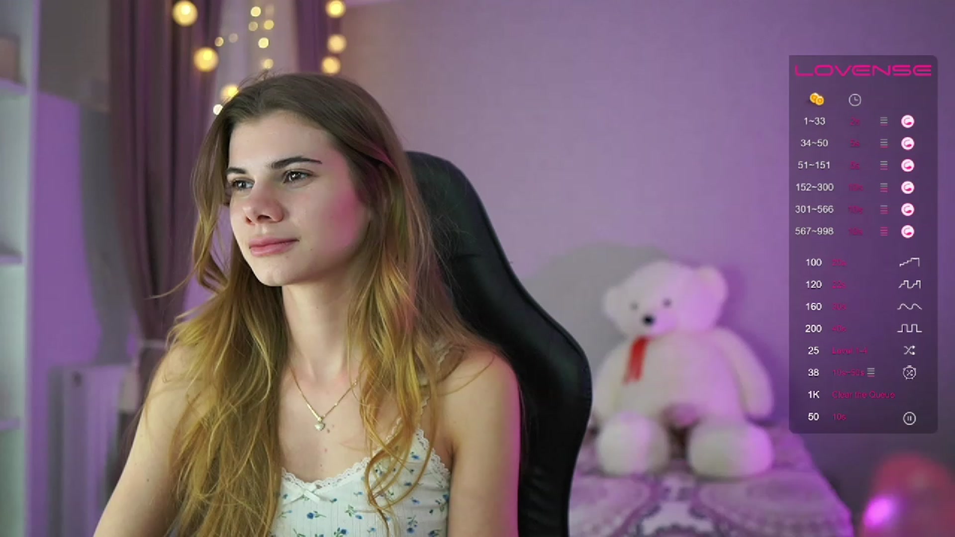 Gallery image thumbnail from RileyReid_18's myfreecams stream on, 04/05/2023, 16:05 image 16 of 20