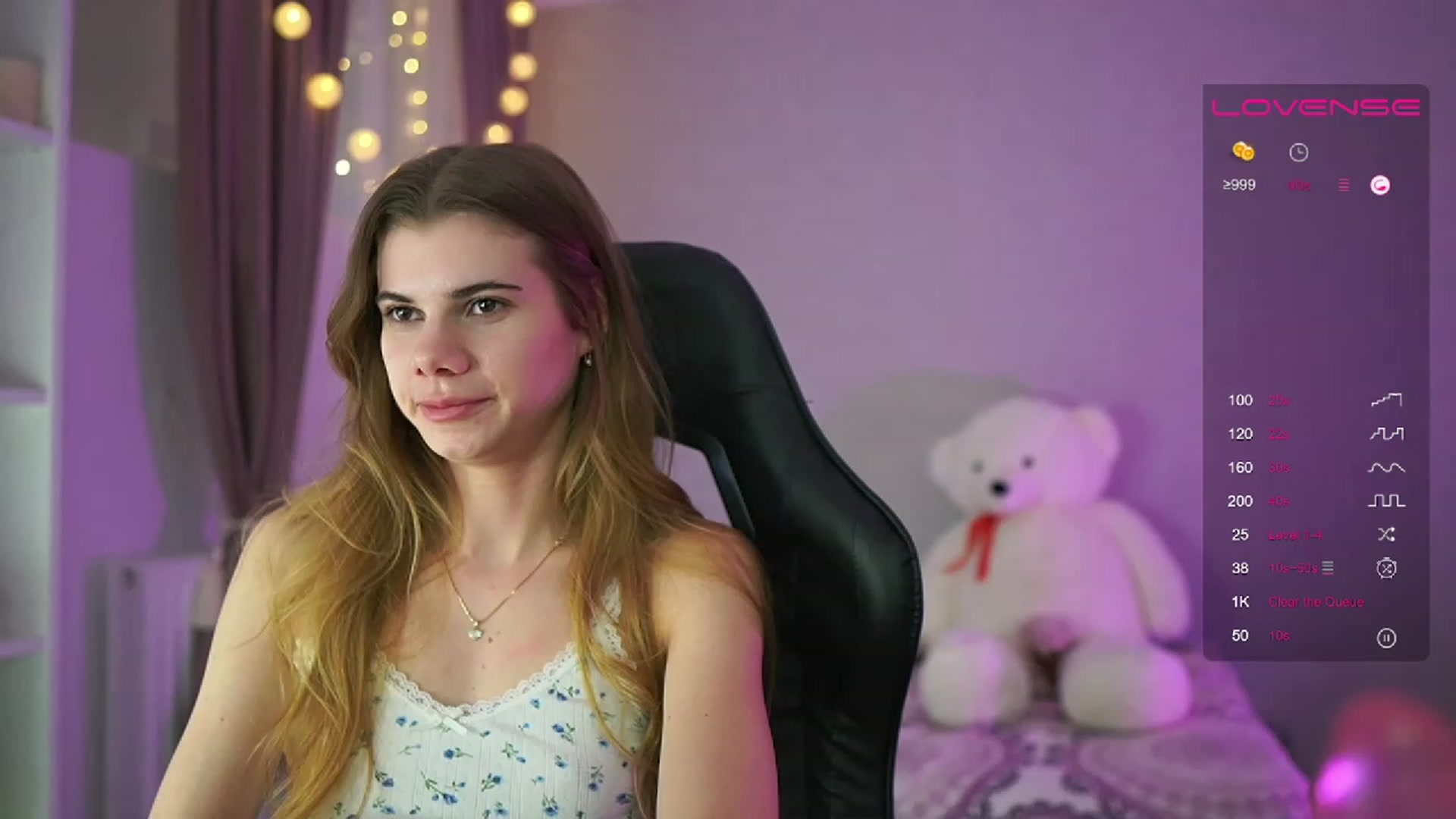 Gallery image thumbnail from RileyReid_18's myfreecams stream on, 04/05/2023, 16:05 image 10 of 20