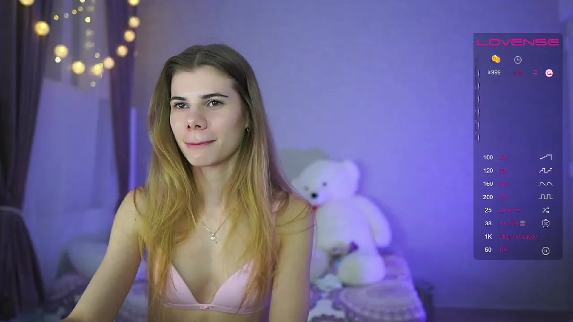 Gallery image thumbnail from RileyReid_18's myfreecams stream on, 04/07/2023, 20:44 image 15 of 20