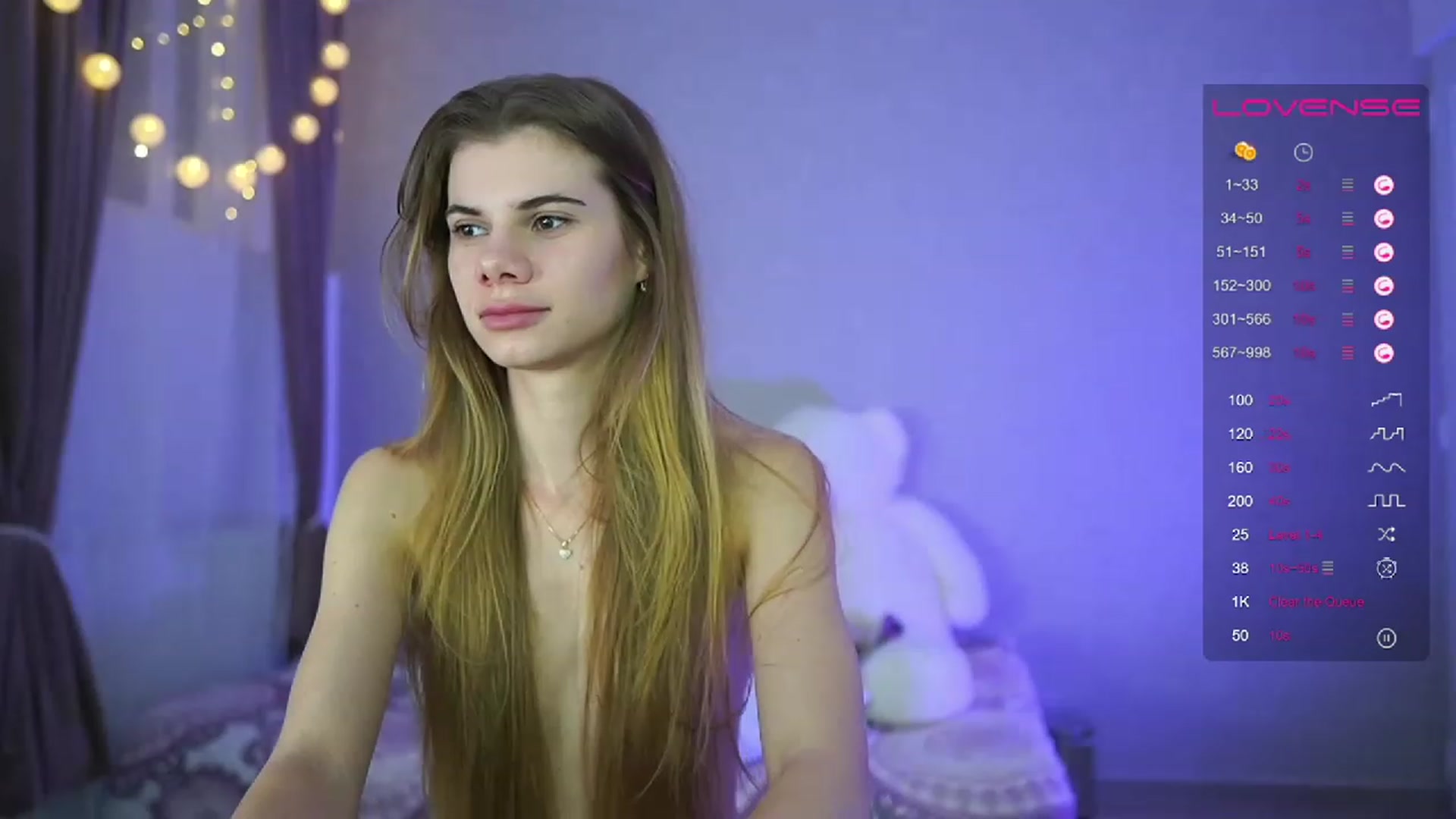 Gallery image thumbnail from RileyReid_18's myfreecams stream on, 04/07/2023, 22:00 image 11 of 20