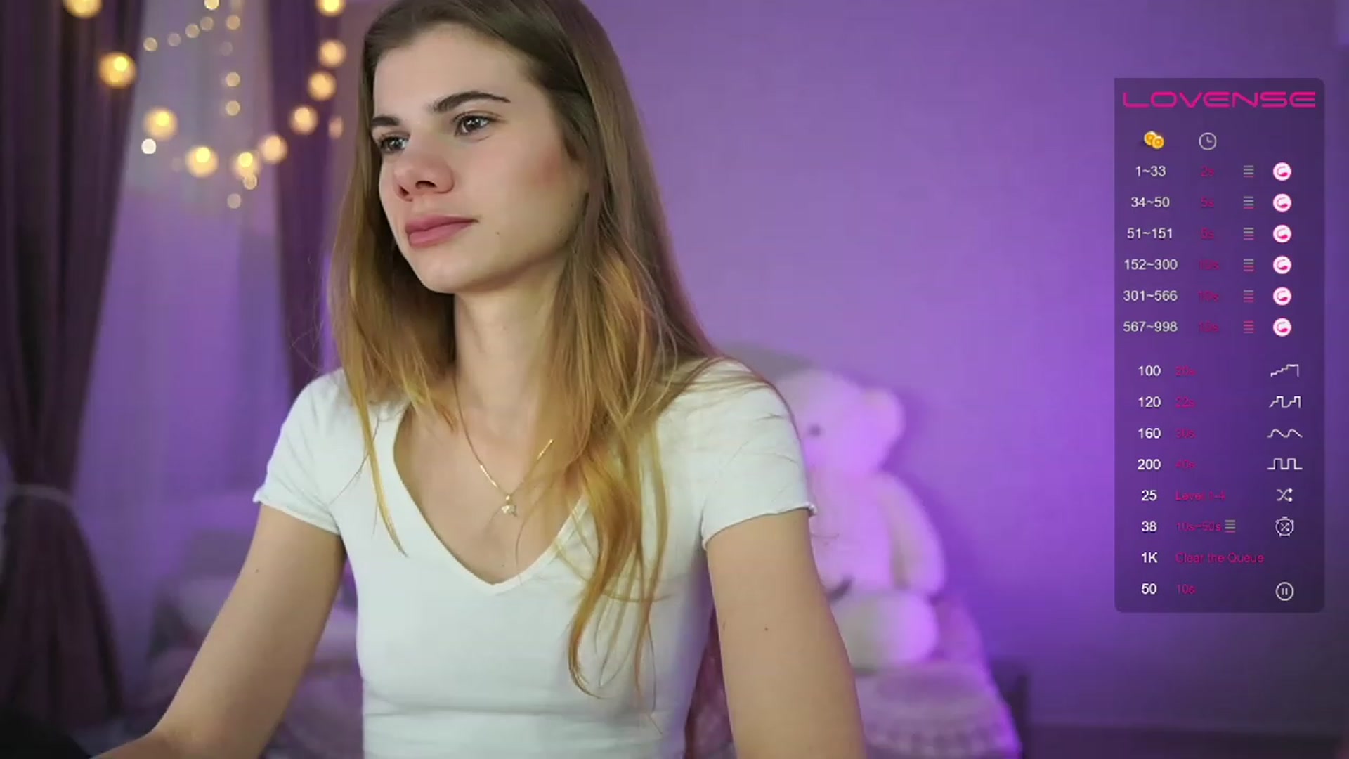 Gallery image thumbnail from RileyReid_18's myfreecams stream on, 04/09/2023, 14:01 image 9 of 20