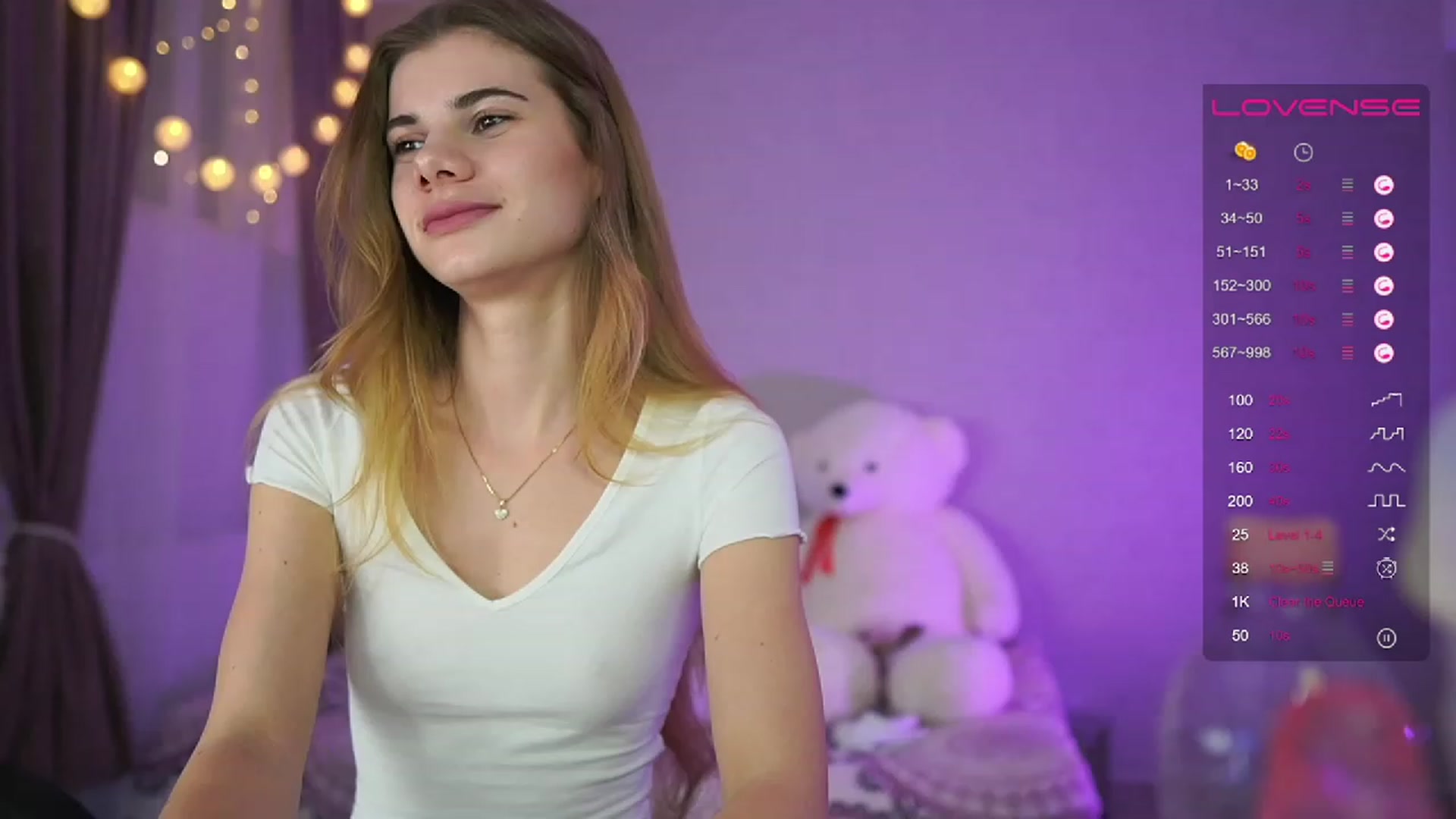 Gallery image thumbnail from RileyReid_18's myfreecams stream on, 04/09/2023, 15:37 image 20 of 20