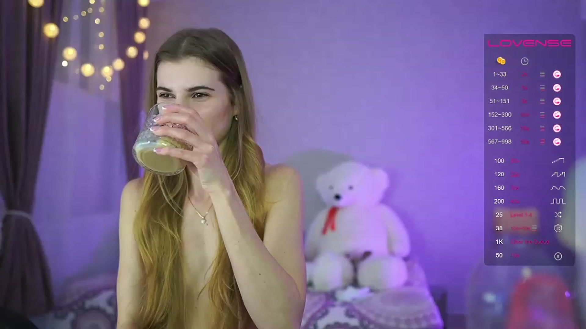 Gallery image thumbnail from RileyReid_18's myfreecams stream on, 04/09/2023, 15:37 image 12 of 20
