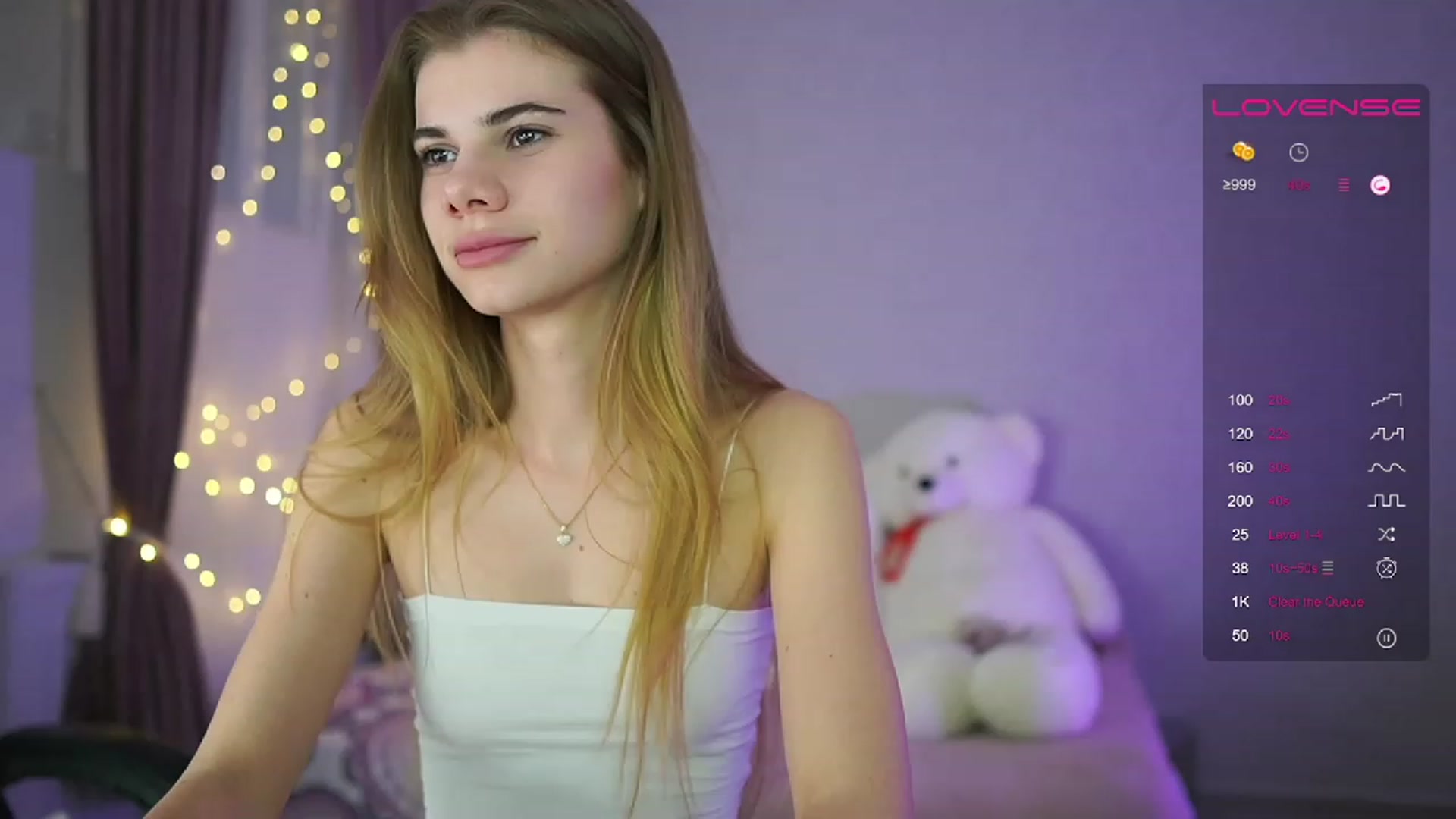 Gallery image thumbnail from RileyReid_18's myfreecams stream on, 04/12/2023, 15:48 image 1 of 20