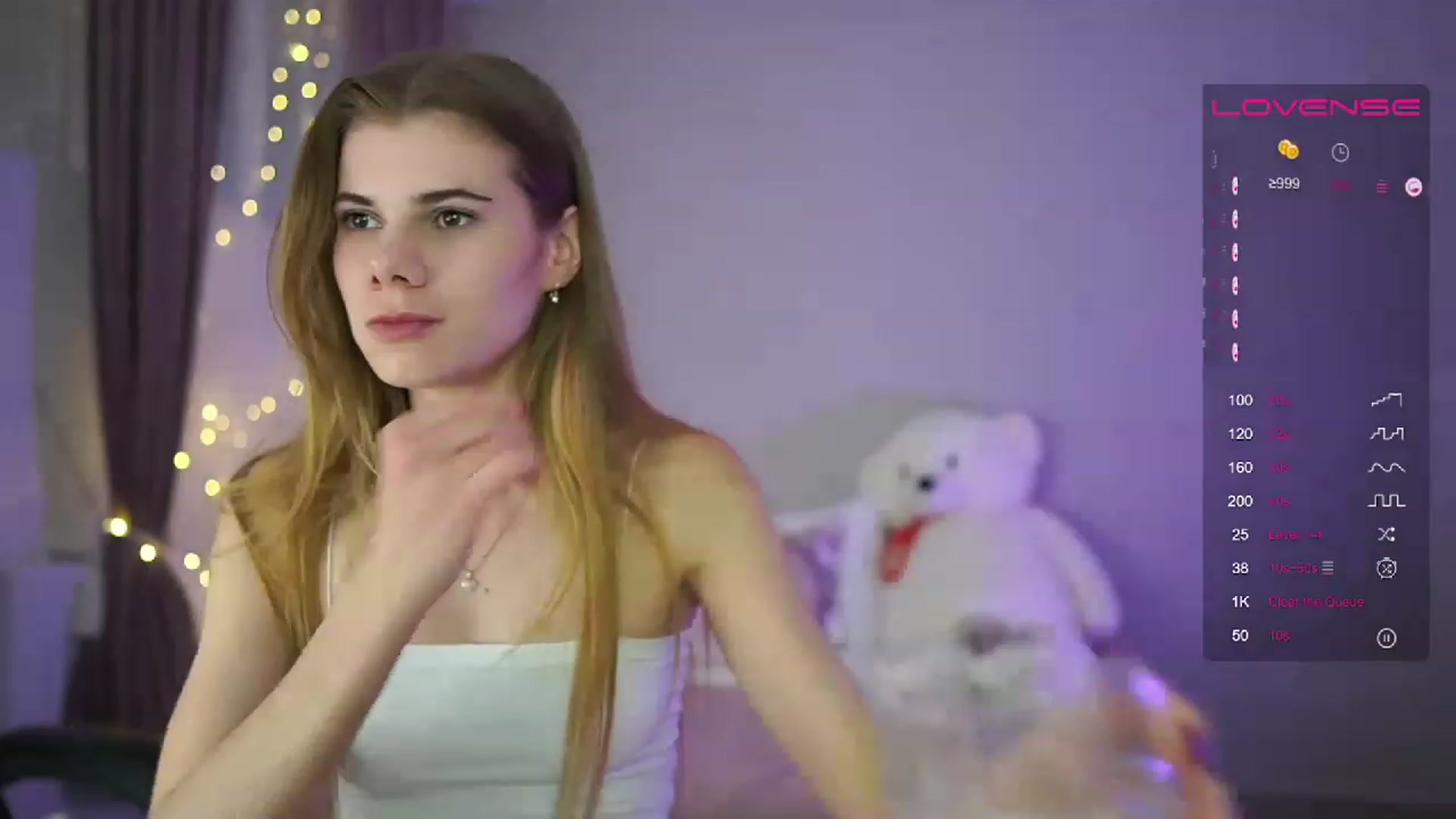 Gallery image thumbnail from RileyReid_18's myfreecams stream on, 04/12/2023, 15:48 image 10 of 20