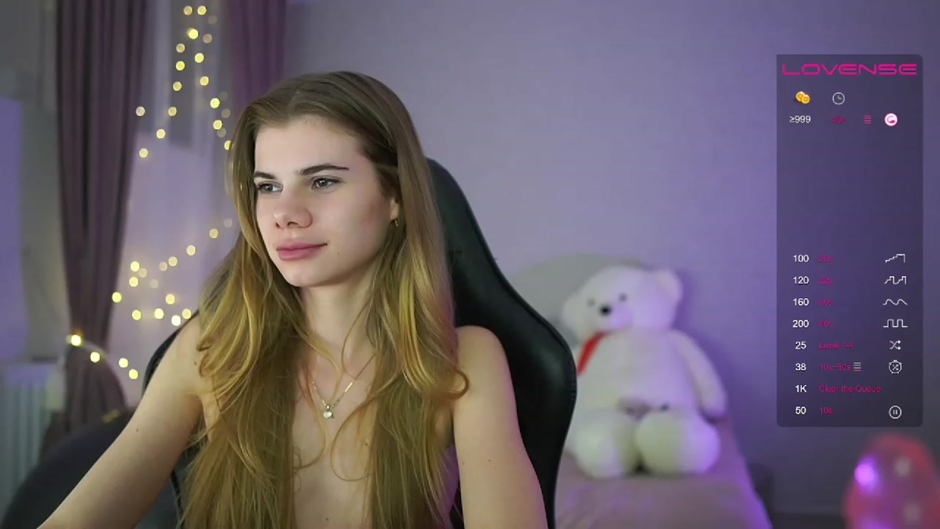 Gallery image thumbnail from RileyReid_18's myfreecams stream on, 04/12/2023, 18:00 image 16 of 20
