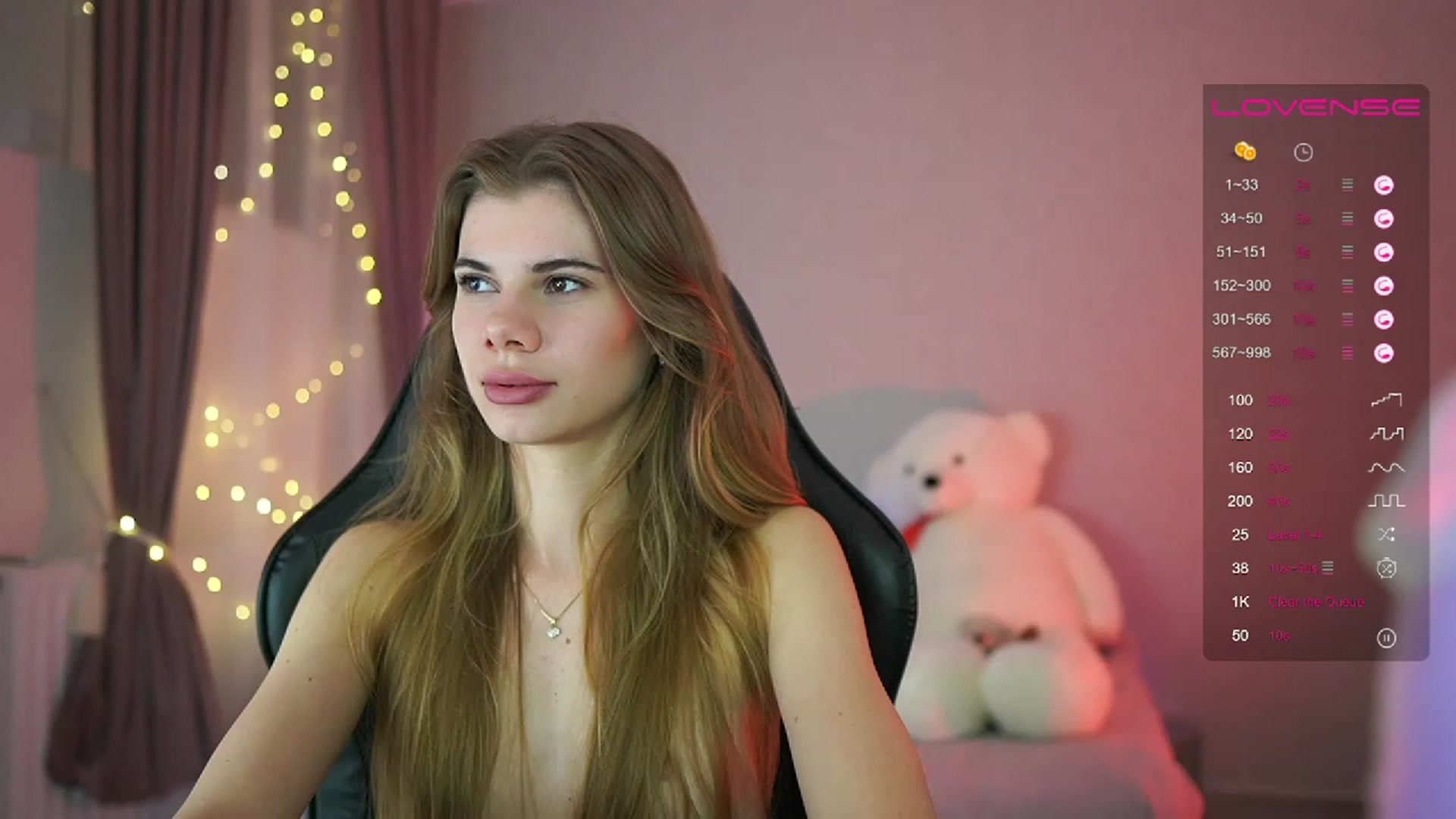 Gallery image thumbnail from RileyReid_18's myfreecams stream on, 04/14/2023, 21:33 image 10 of 20