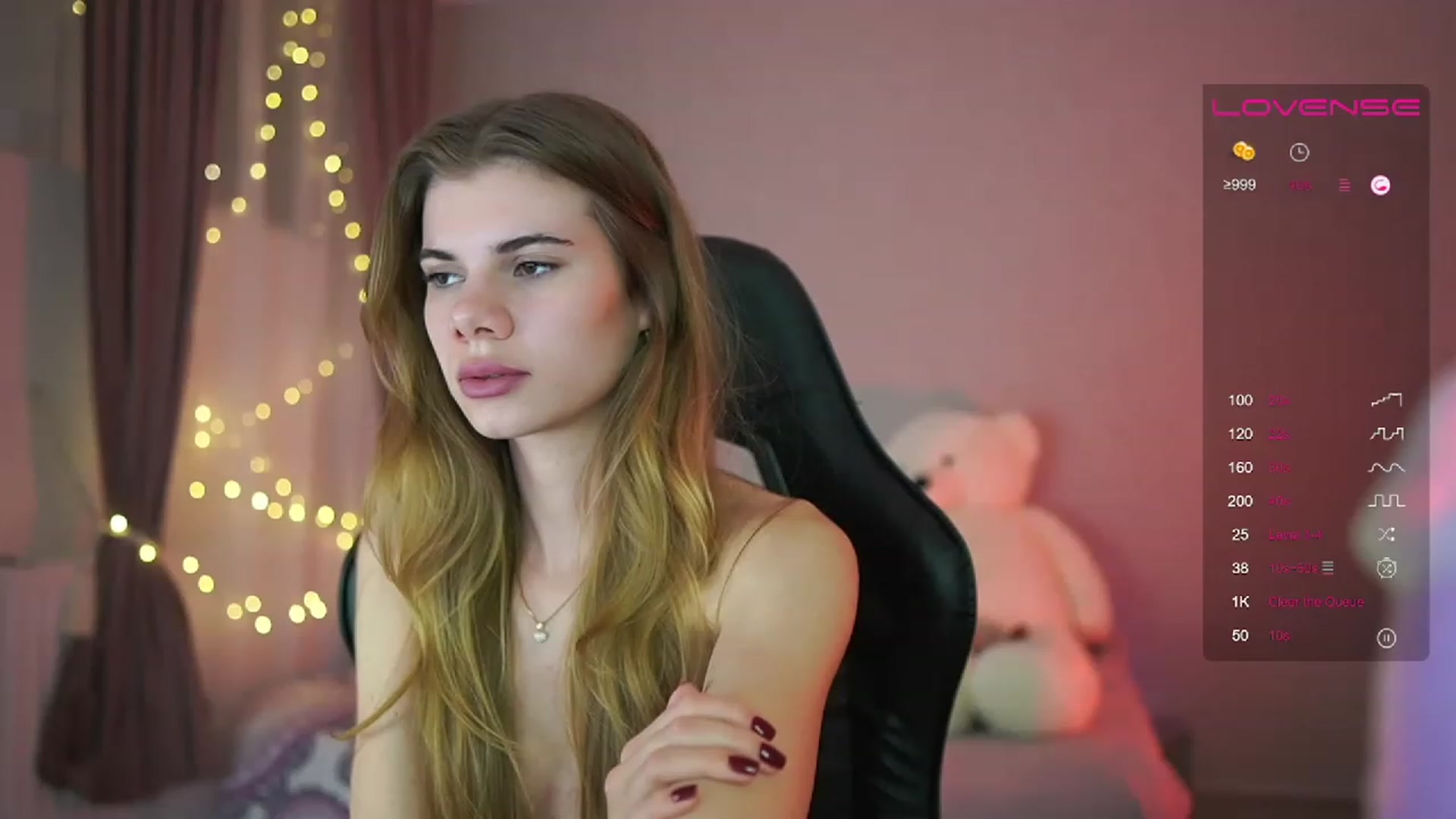 Gallery image thumbnail from RileyReid_18's myfreecams stream on, 04/14/2023, 21:33 image 6 of 20