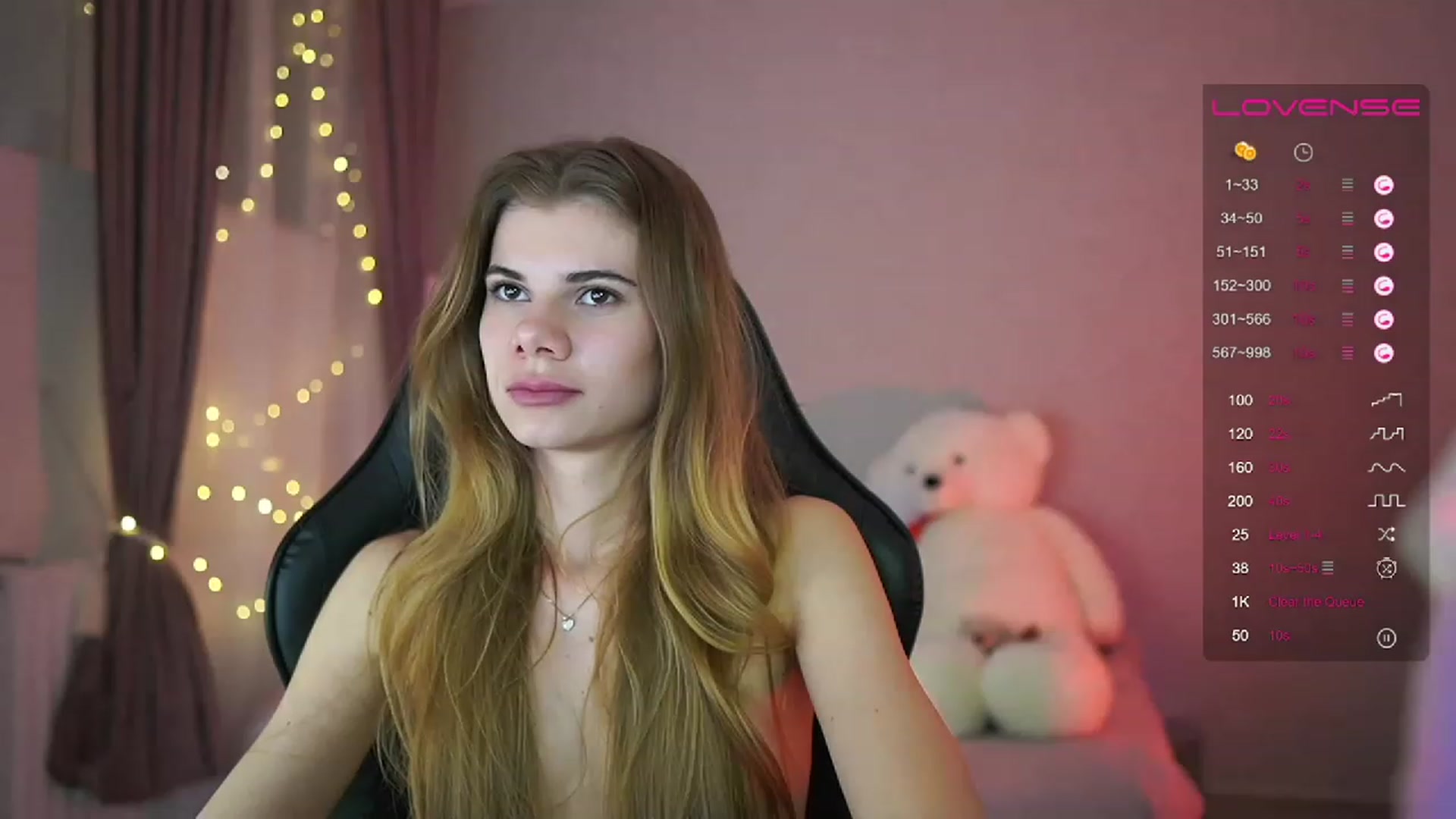 Gallery image thumbnail from RileyReid_18's myfreecams stream on, 04/14/2023, 21:33 image 20 of 20