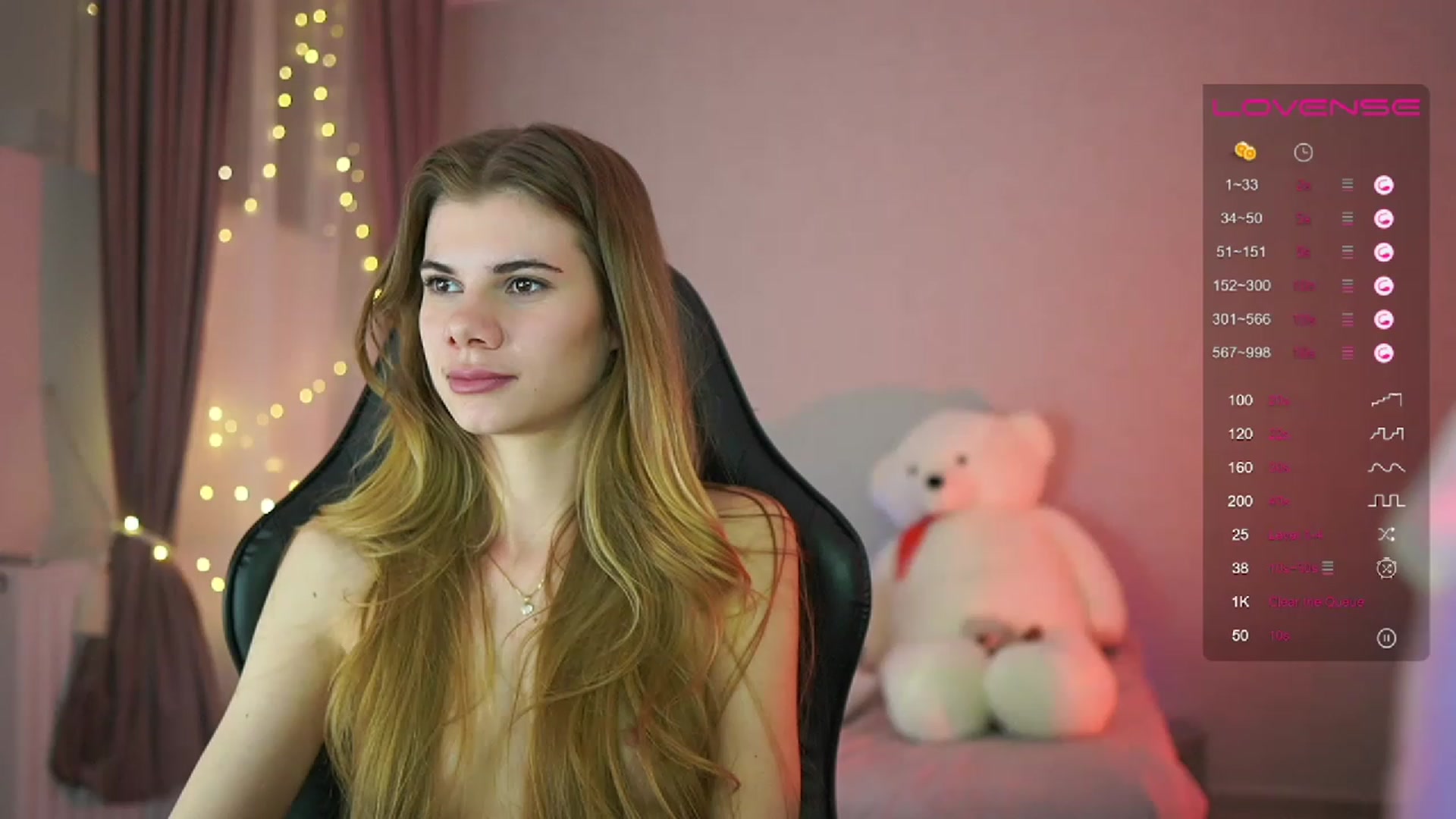 Gallery image thumbnail from RileyReid_18's myfreecams stream on, 04/14/2023, 21:33 image 17 of 20