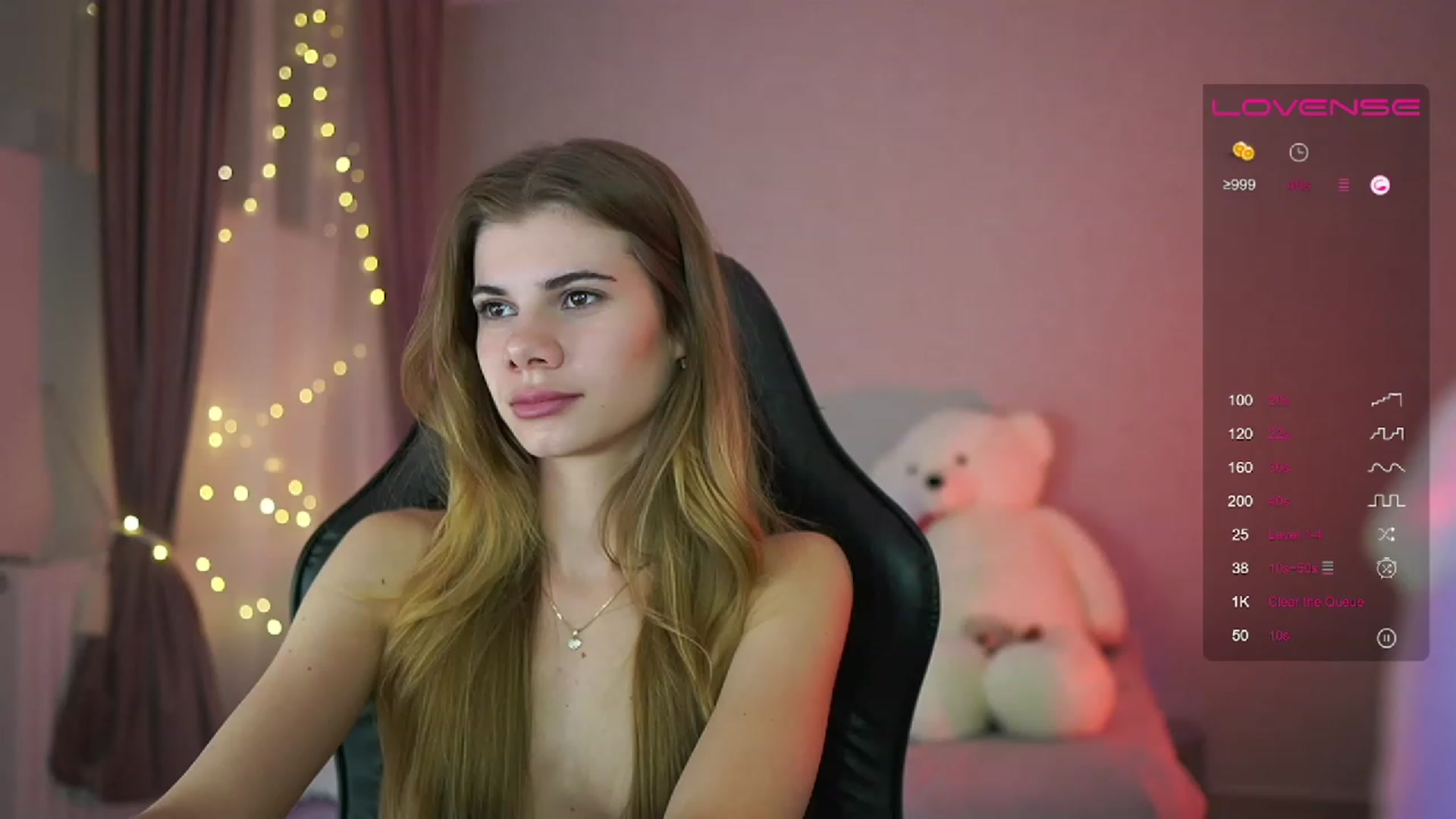 Gallery image thumbnail from RileyReid_18's myfreecams stream on, 04/14/2023, 21:33 image 13 of 20