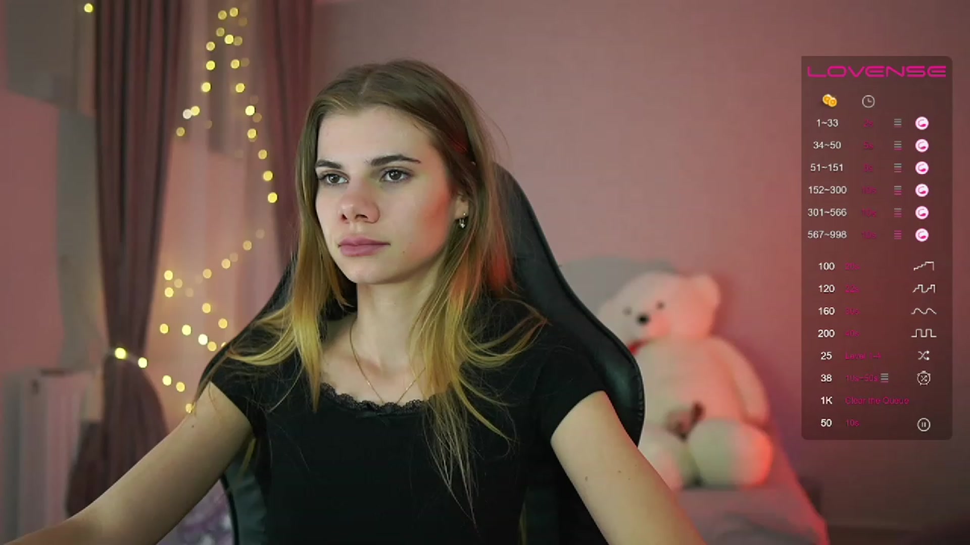 Gallery image thumbnail from RileyReid_18's myfreecams stream on, 04/15/2023, 23:11 image 12 of 20