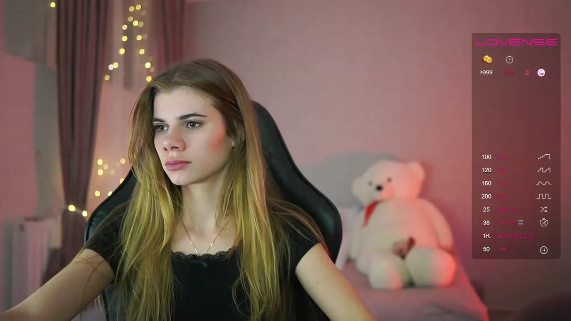 Gallery image thumbnail from RileyReid_18's myfreecams stream on, 04/15/2023, 23:11 image 11 of 20