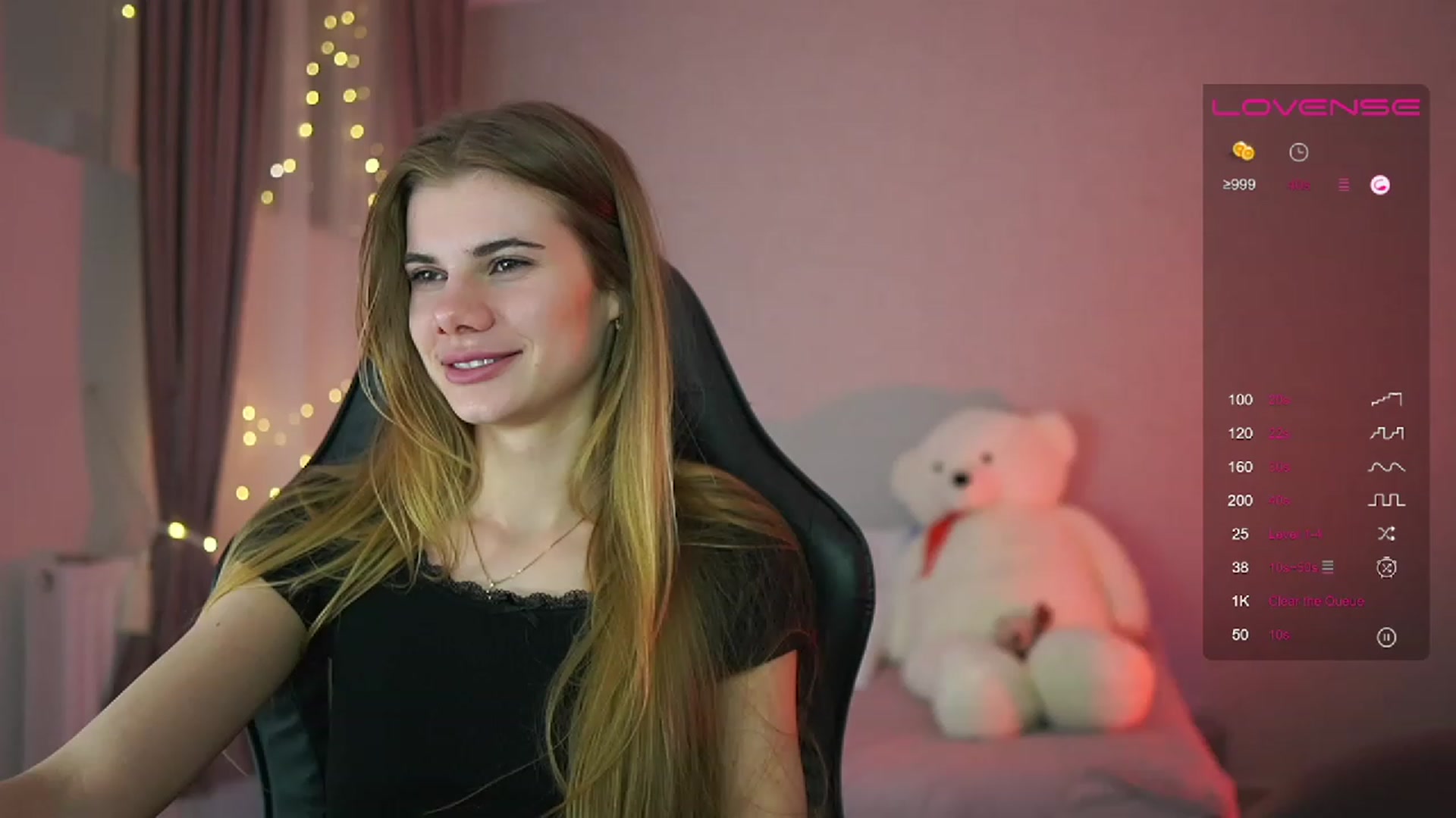 Gallery image thumbnail from RileyReid_18's myfreecams stream on, 04/15/2023, 23:11 image 13 of 20