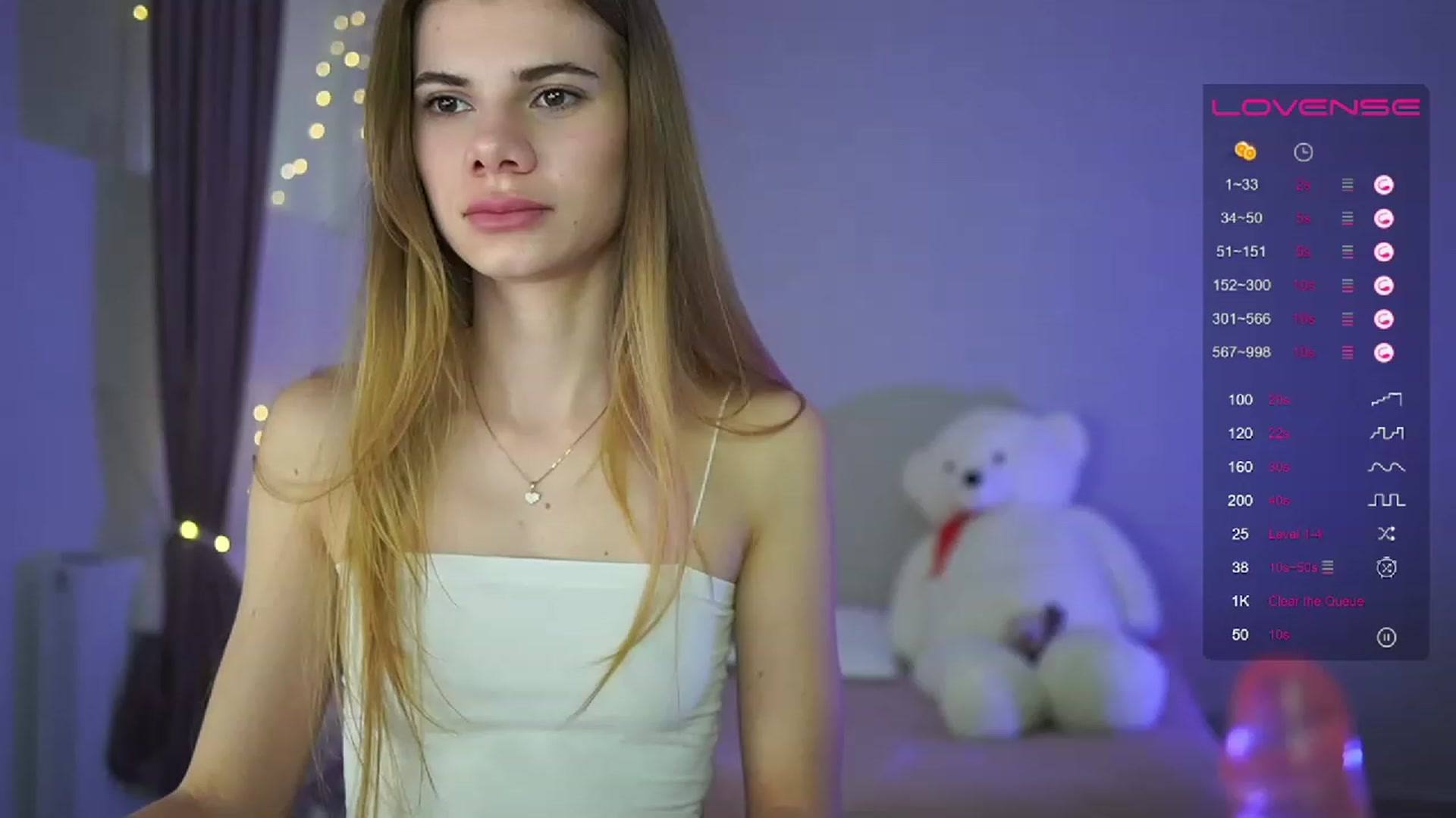 Gallery image thumbnail from RileyReid_18's myfreecams stream on, 04/16/2023, 14:14 image 13 of 20