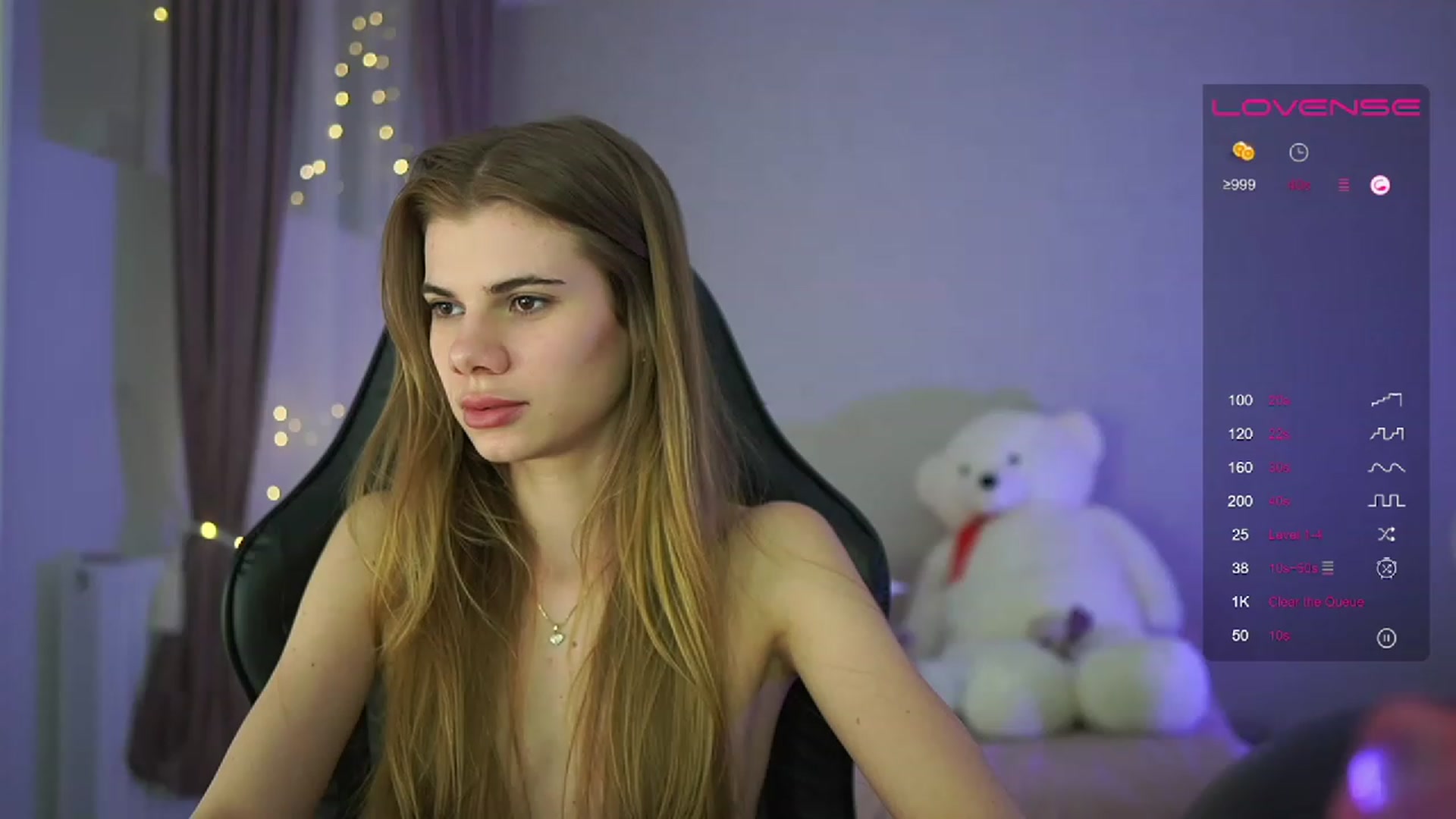 Gallery image thumbnail from RileyReid_18's myfreecams stream on, 04/16/2023, 17:32 image 12 of 20