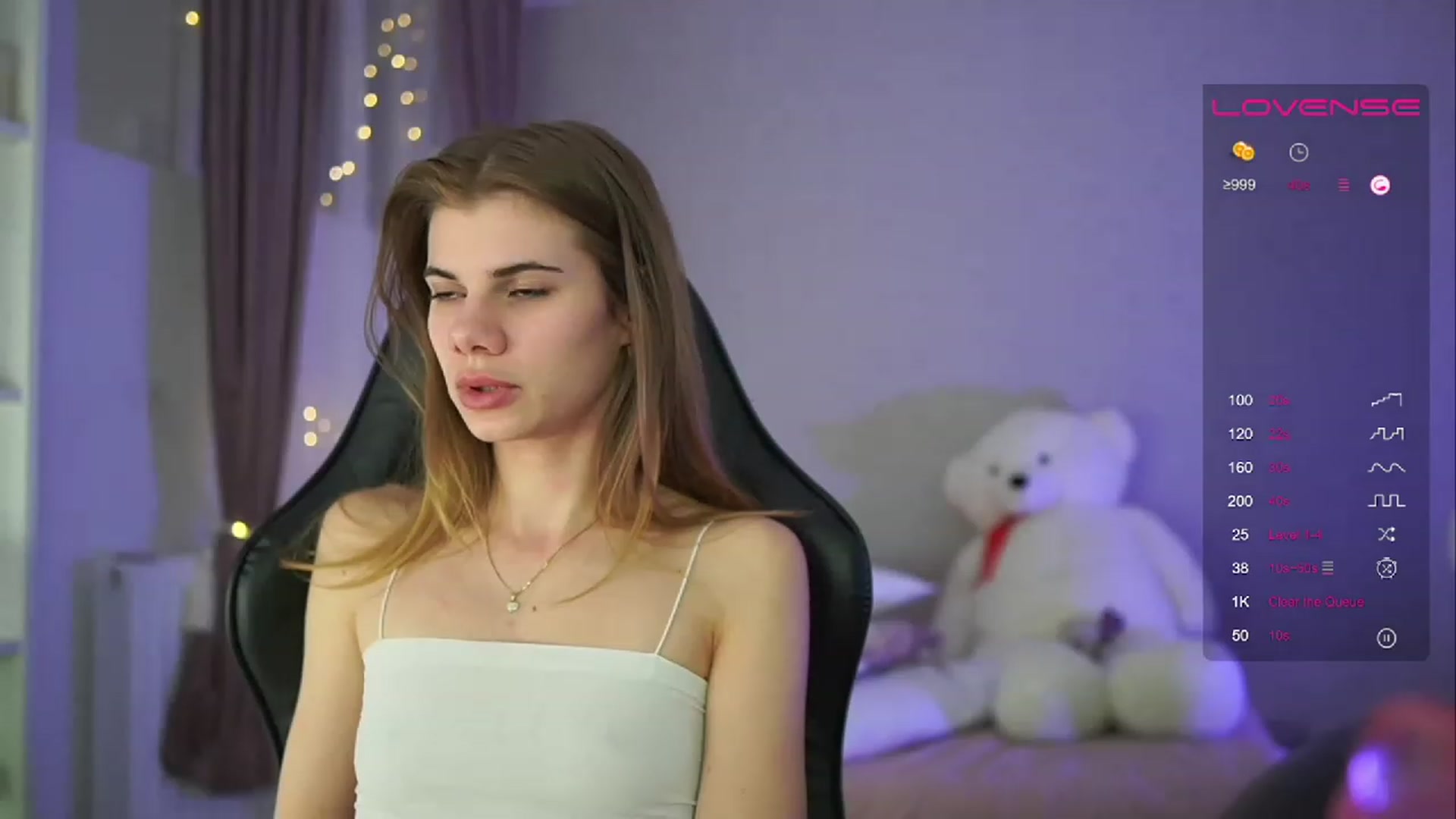 Gallery image thumbnail from RileyReid_18's myfreecams stream on, 04/16/2023, 18:28 image 20 of 20
