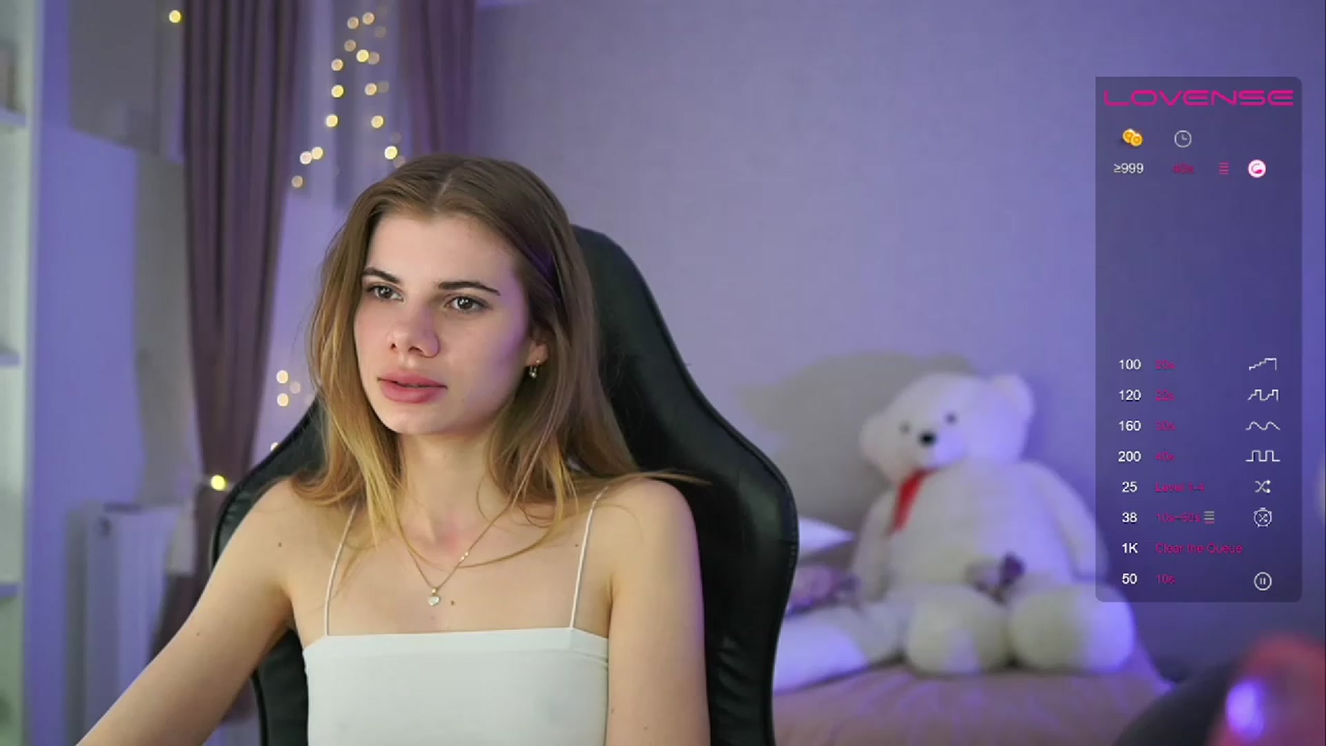Gallery image thumbnail from RileyReid_18's myfreecams stream on, 04/16/2023, 18:28 image 11 of 20