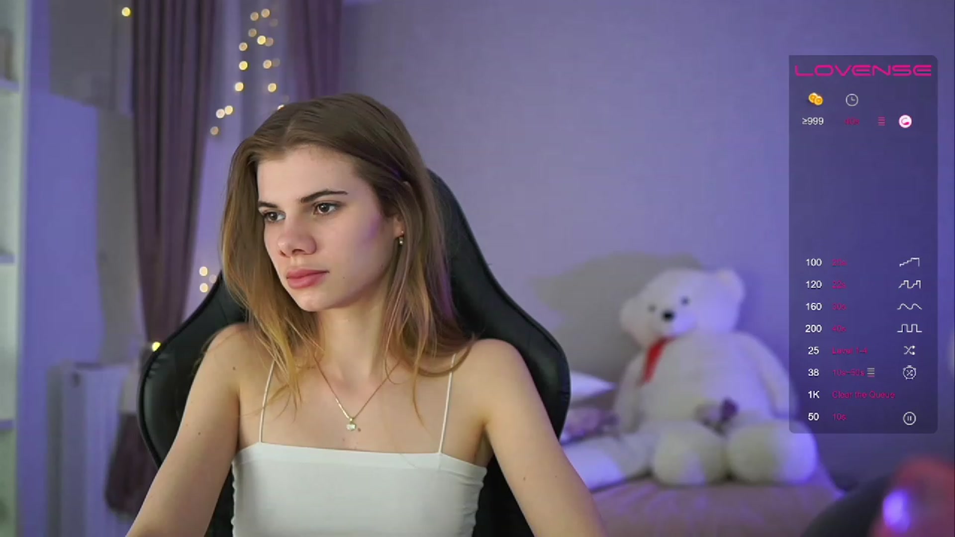 Gallery image thumbnail from RileyReid_18's myfreecams stream on, 04/16/2023, 18:28 image 3 of 20