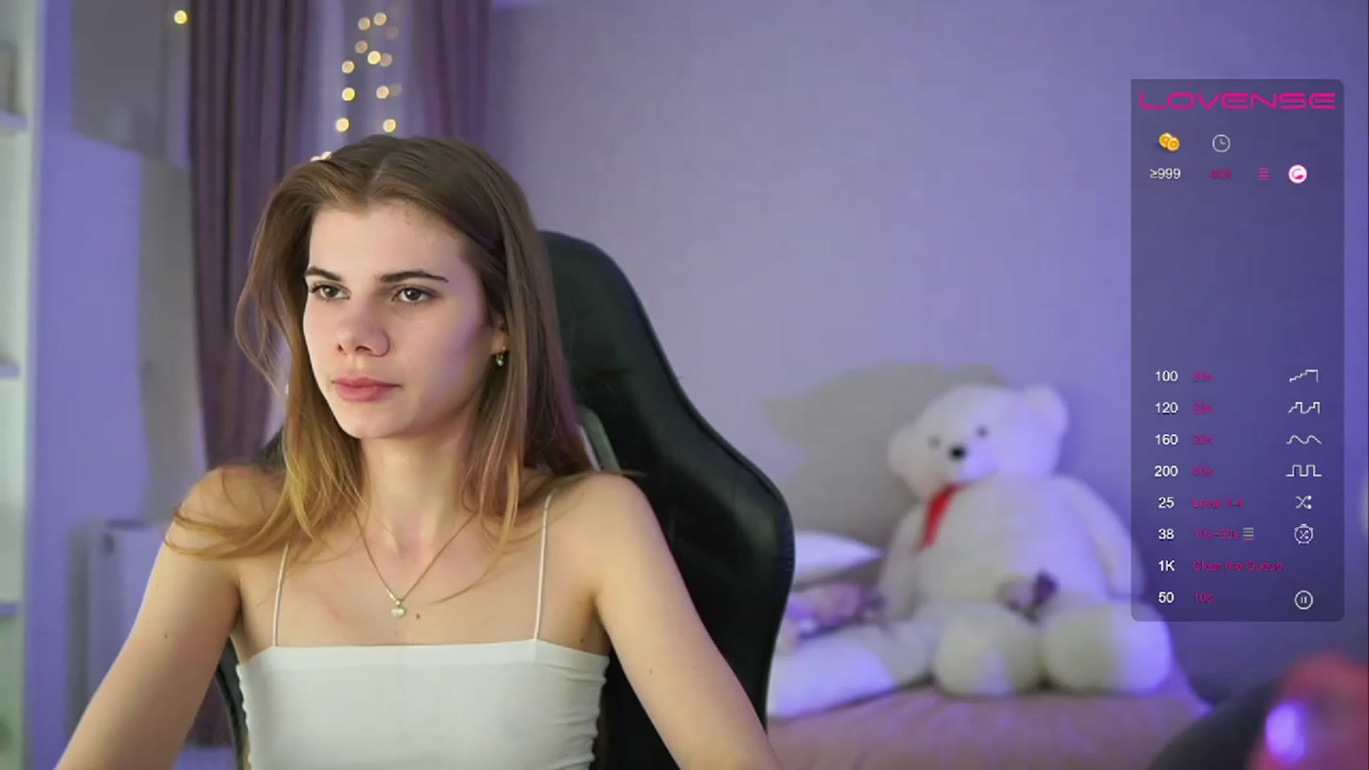 Gallery image thumbnail from RileyReid_18's myfreecams stream on, 04/16/2023, 18:28 image 18 of 20