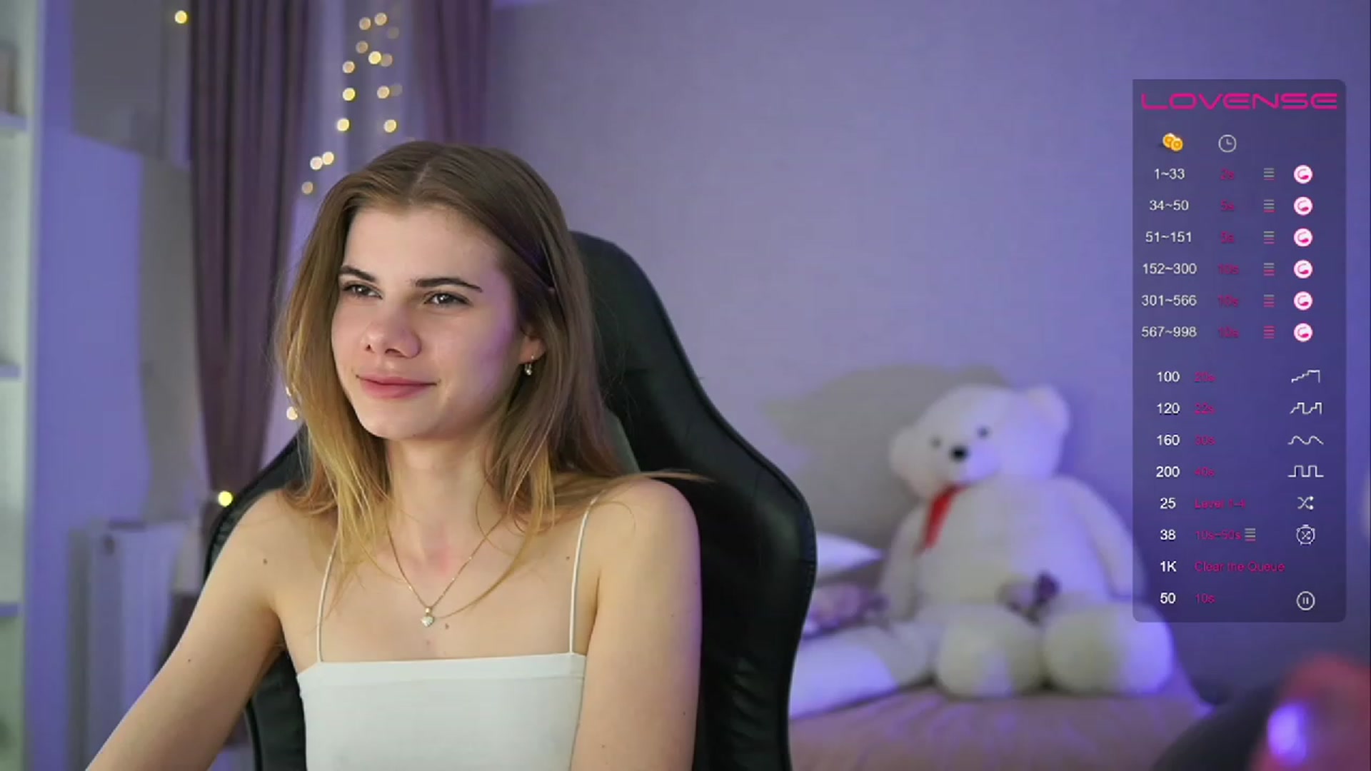 Gallery image thumbnail from RileyReid_18's myfreecams stream on, 04/16/2023, 18:28 image 10 of 20