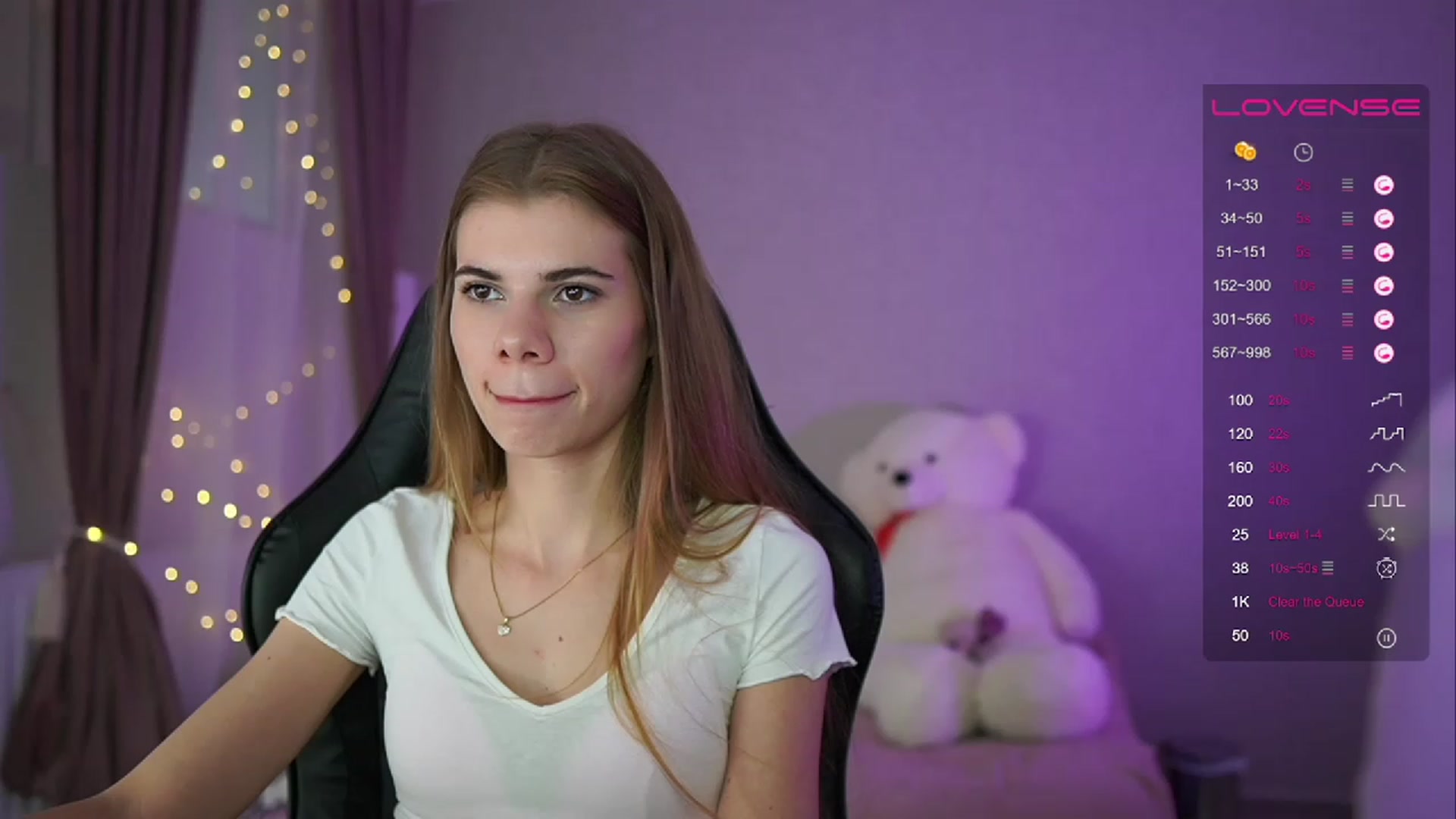 Gallery image thumbnail from RileyReid_18's myfreecams stream on, 04/17/2023, 15:46 image 4 of 20
