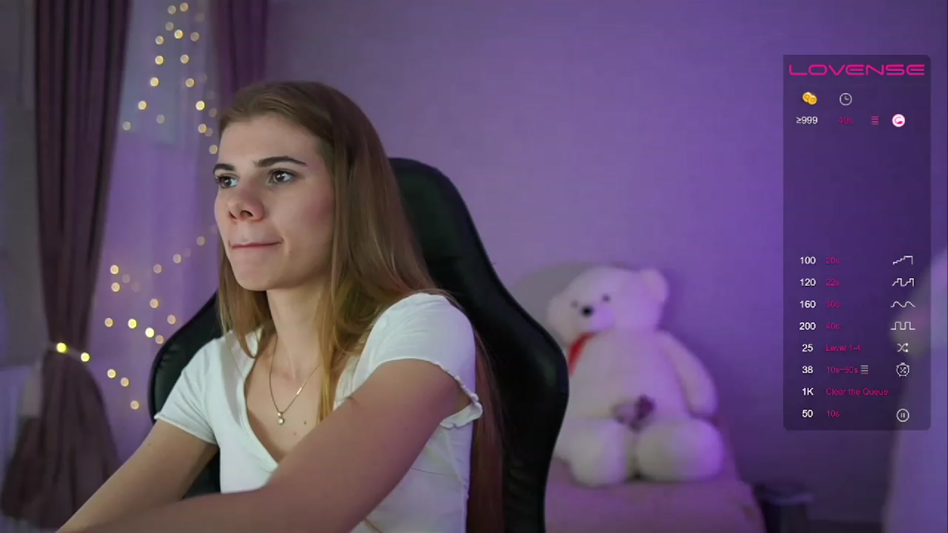 Gallery image thumbnail from RileyReid_18's myfreecams stream on, 04/17/2023, 15:46 image 5 of 20