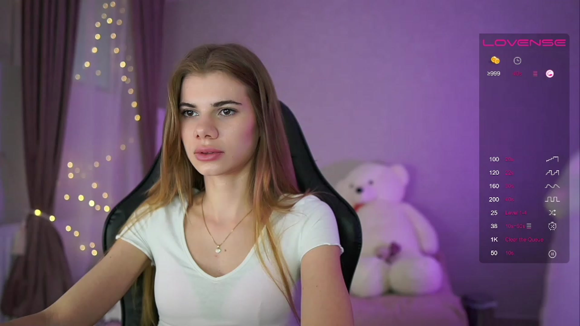 Gallery image thumbnail from RileyReid_18's myfreecams stream on, 04/17/2023, 15:46 image 3 of 20