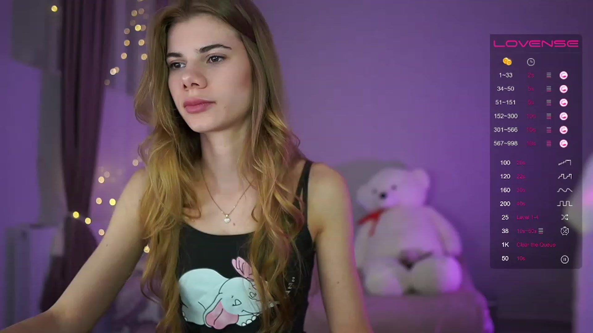 Gallery image thumbnail from RileyReid_18's myfreecams stream on, 04/20/2023, 18:45 image 2 of 20